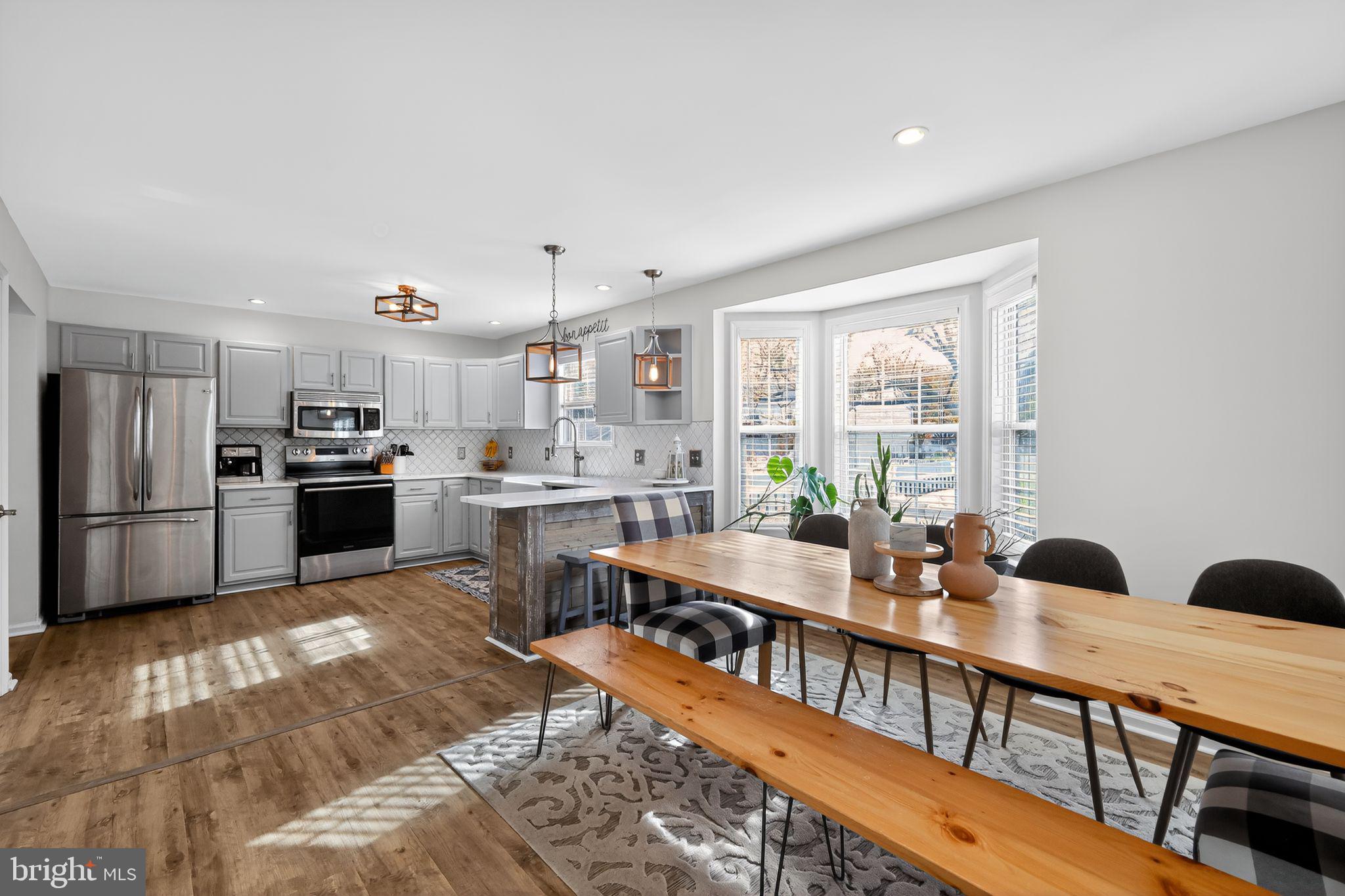 SAUNDERS POINT - Residential