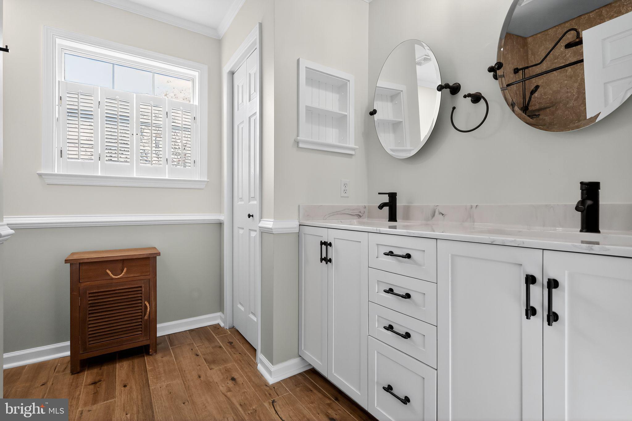 SAUNDERS POINT - Residential