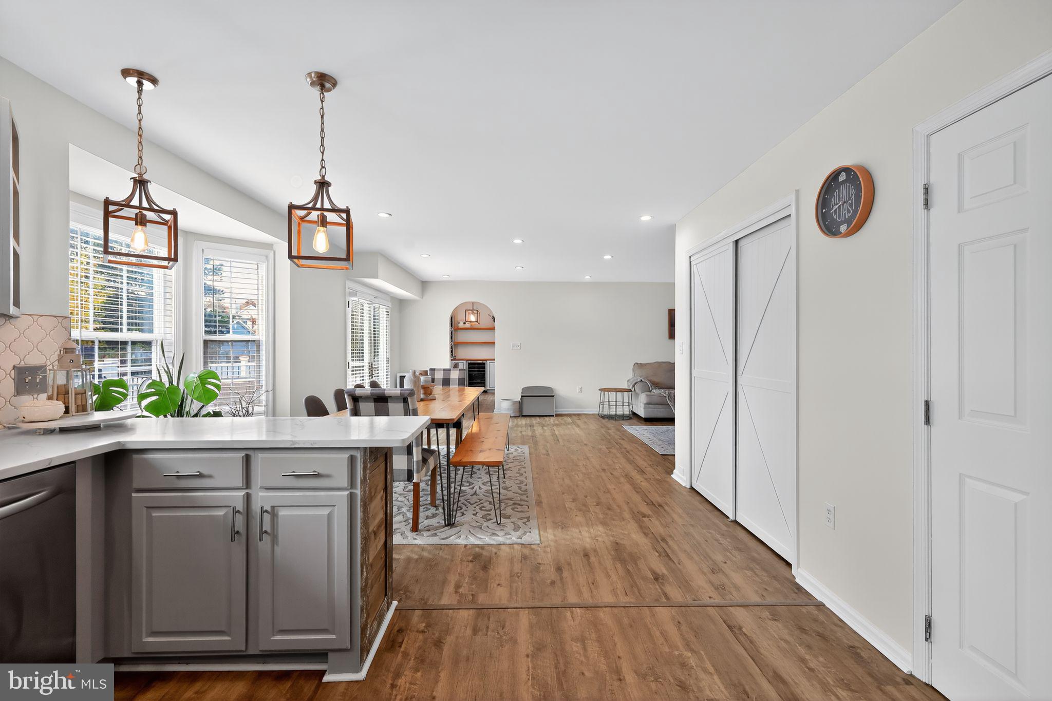 SAUNDERS POINT - Residential