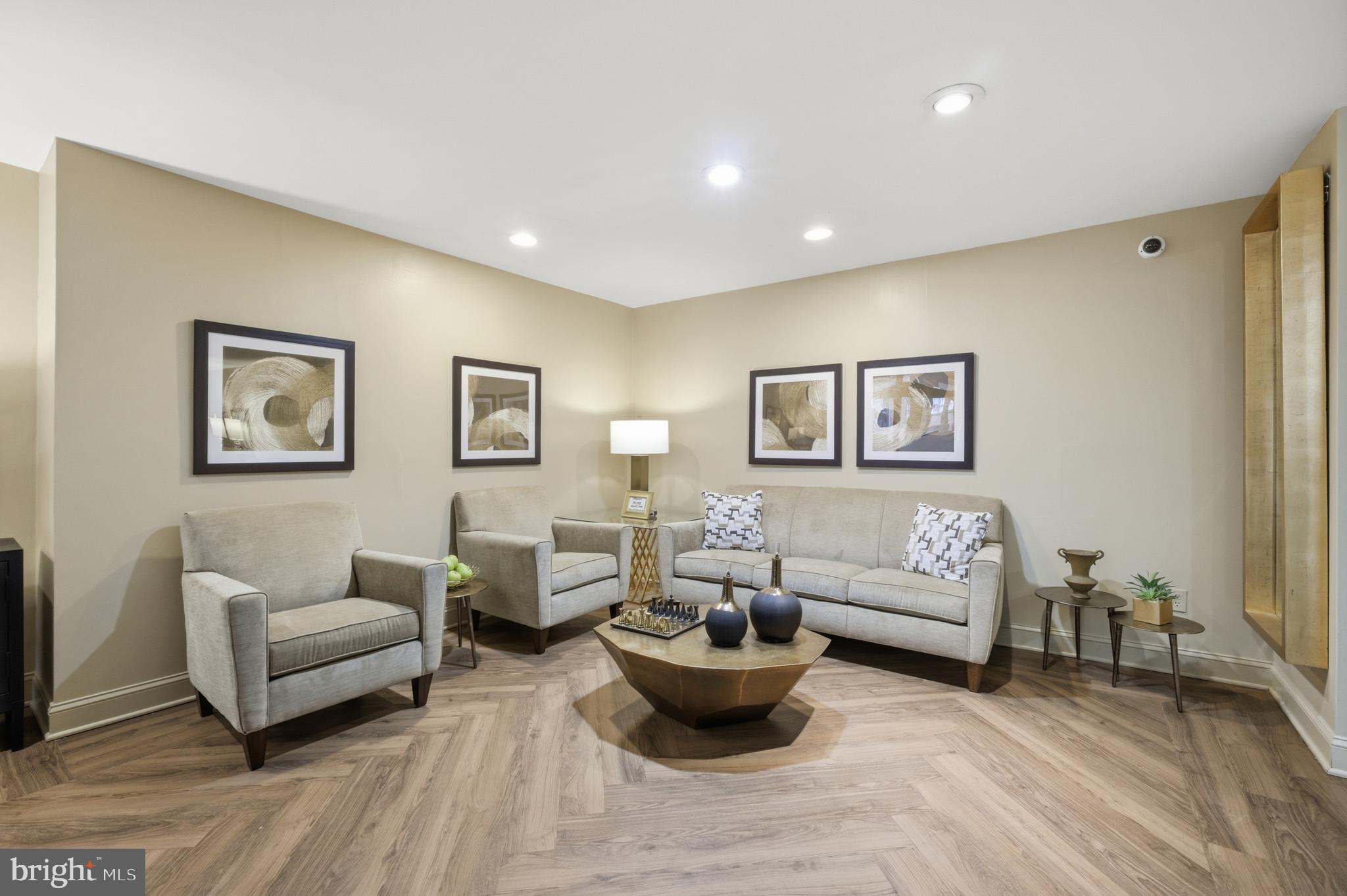 HILL HOUSE - Residential