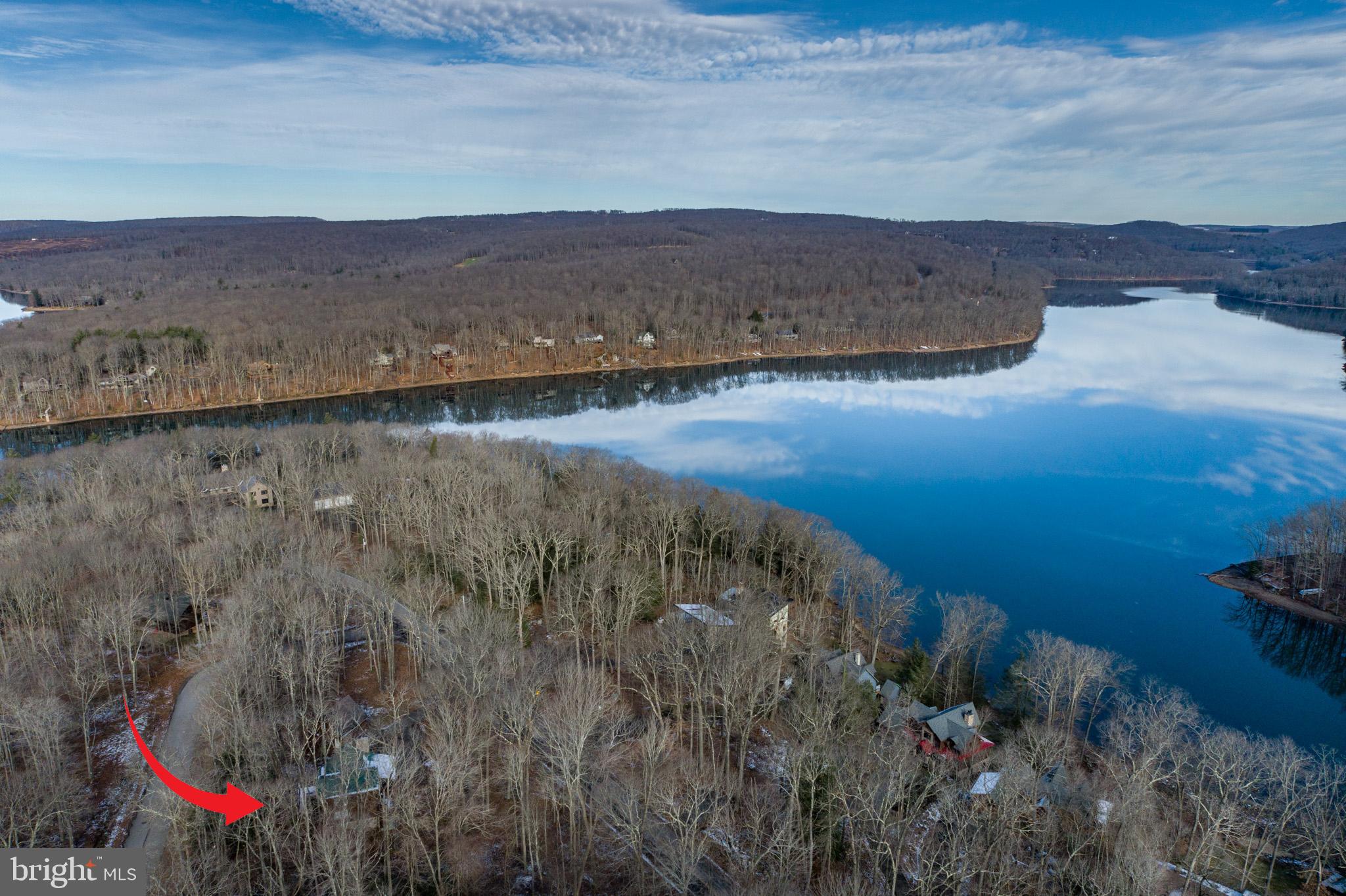 WOODLANDS HILL - Residential