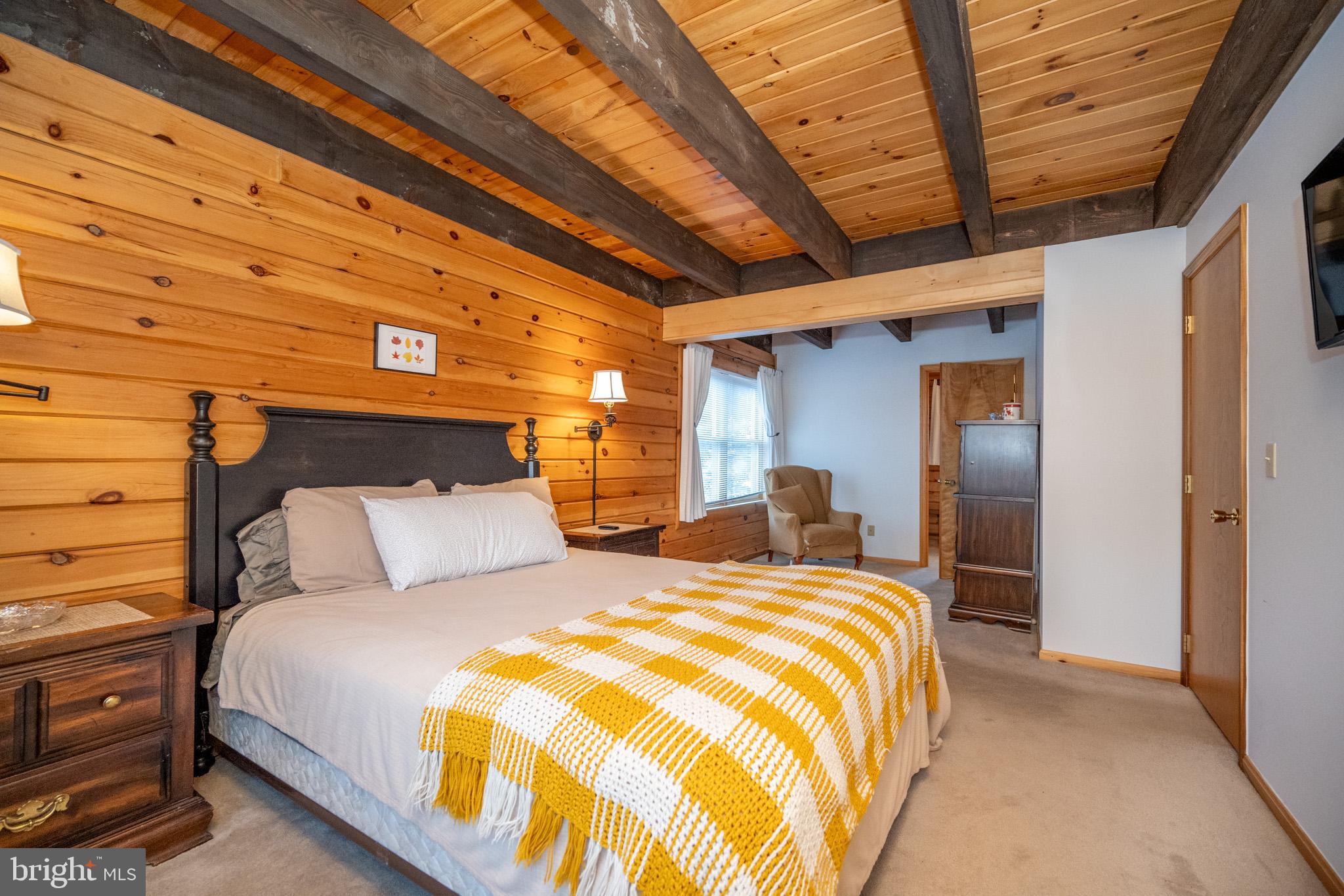 WOODLANDS HILL - Residential