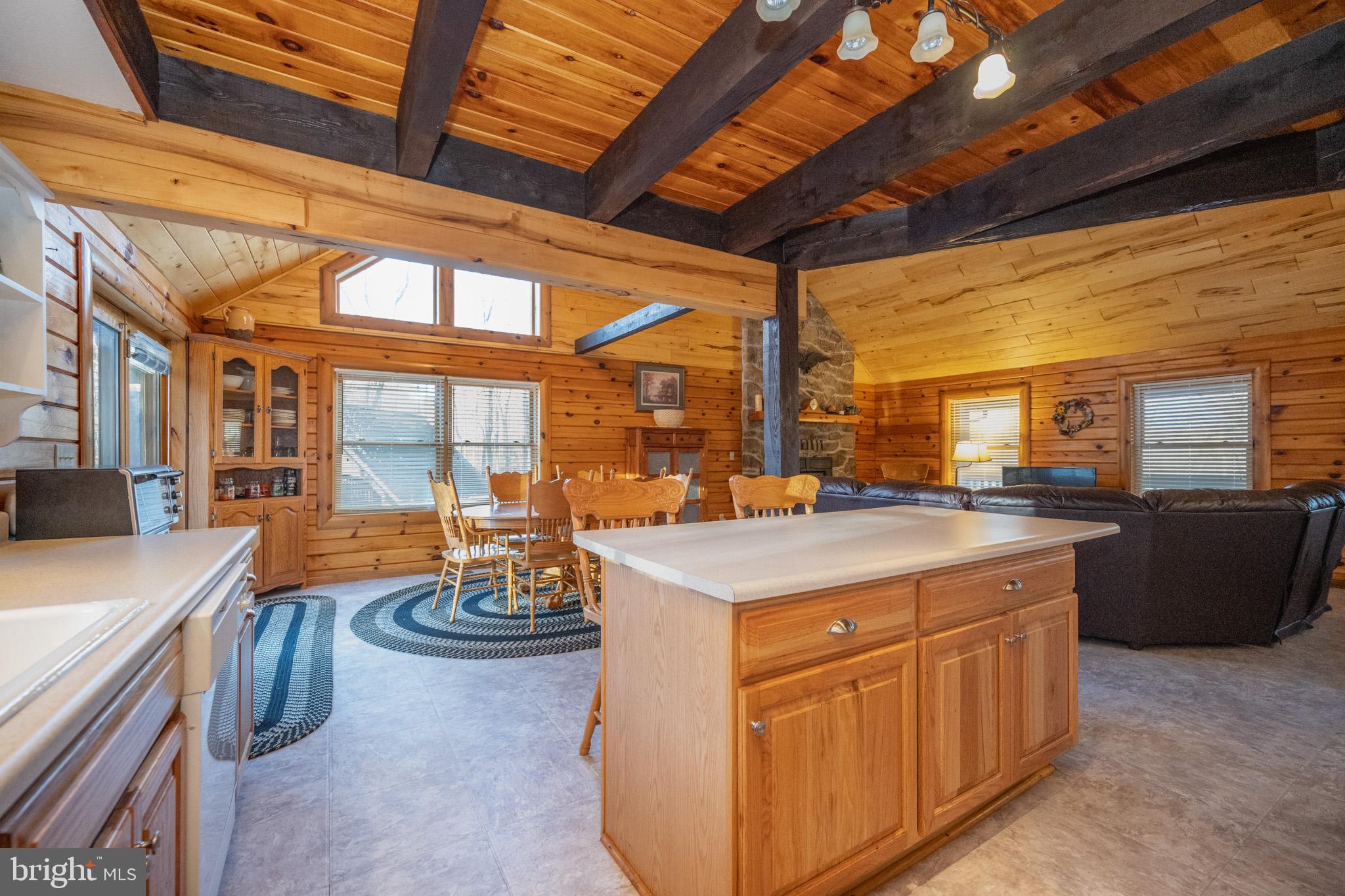 WOODLANDS HILL - Residential