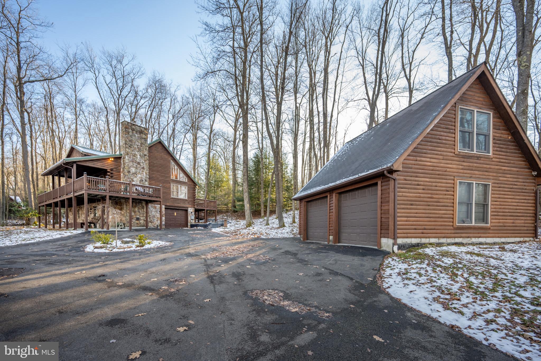 WOODLANDS HILL - Residential