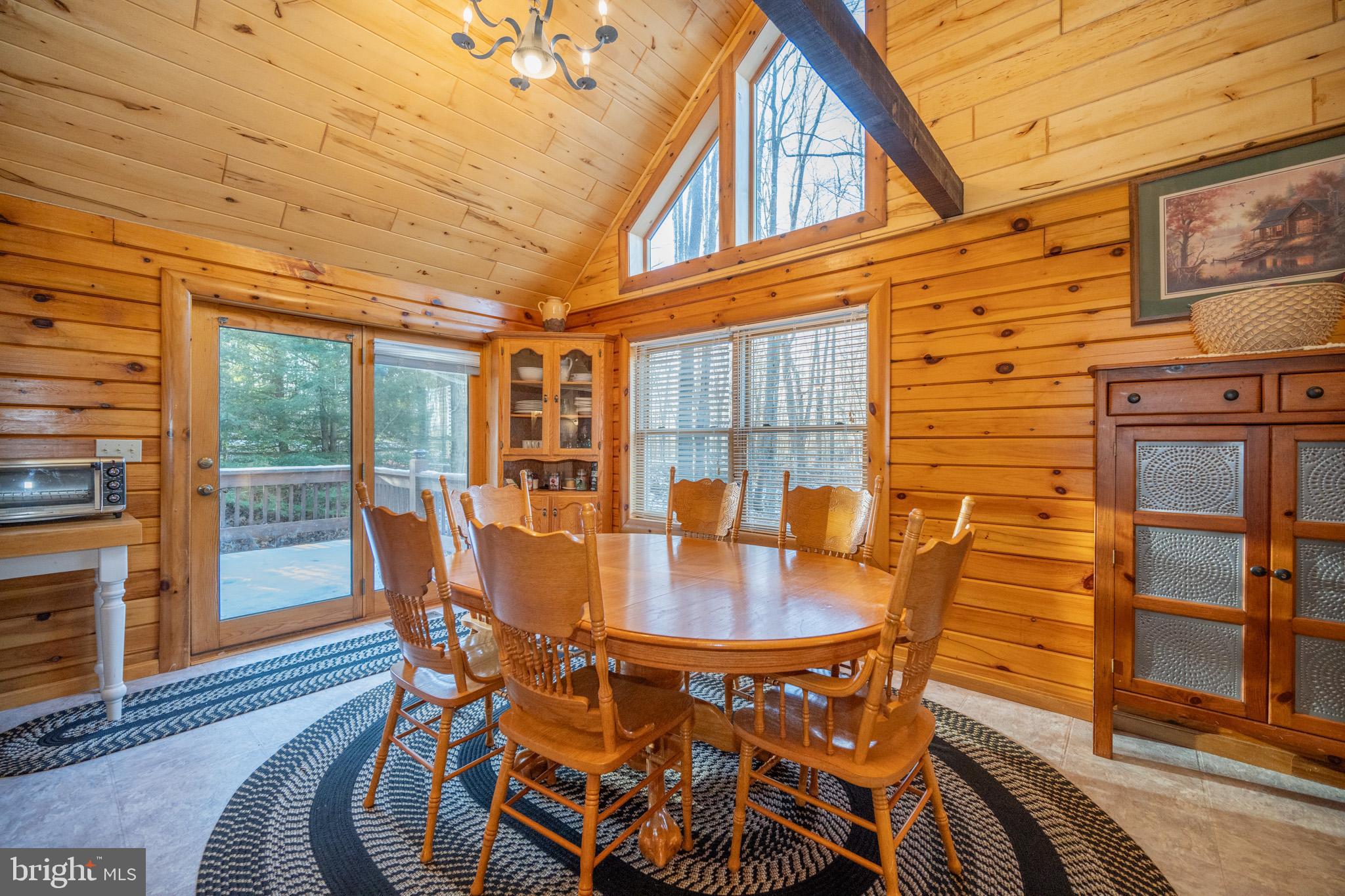 WOODLANDS HILL - Residential