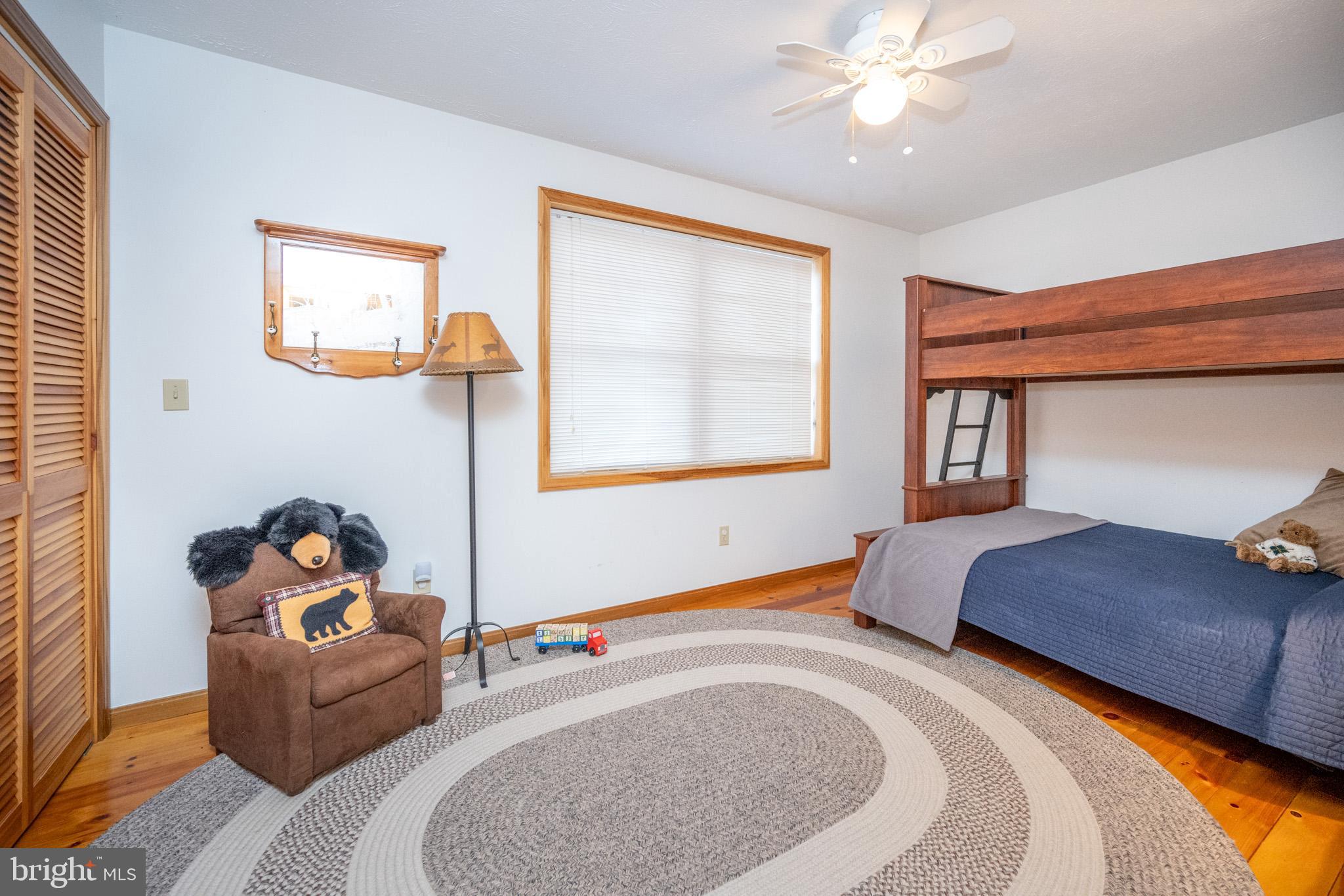 WOODLANDS HILL - Residential