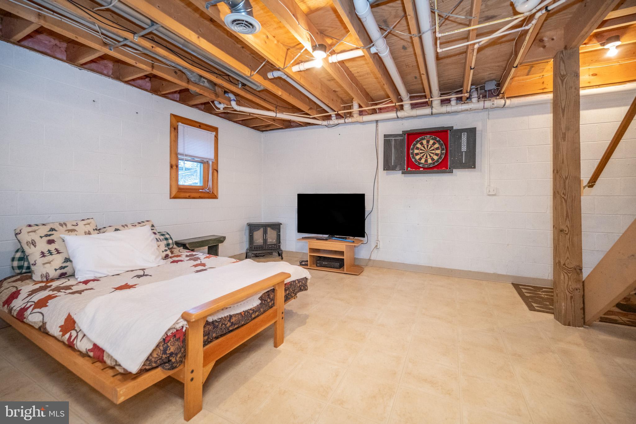 WOODLANDS HILL - Residential