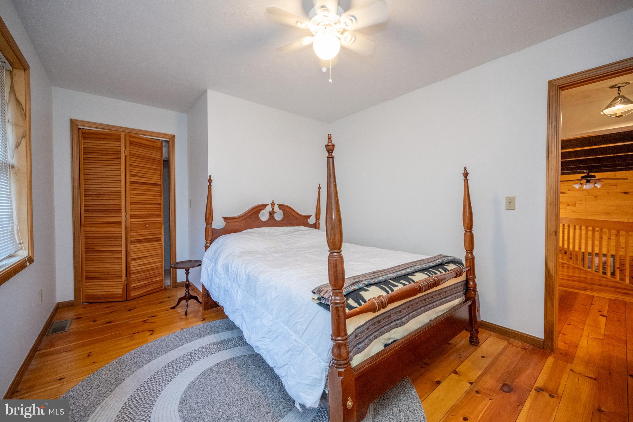 WOODLANDS HILL - Residential