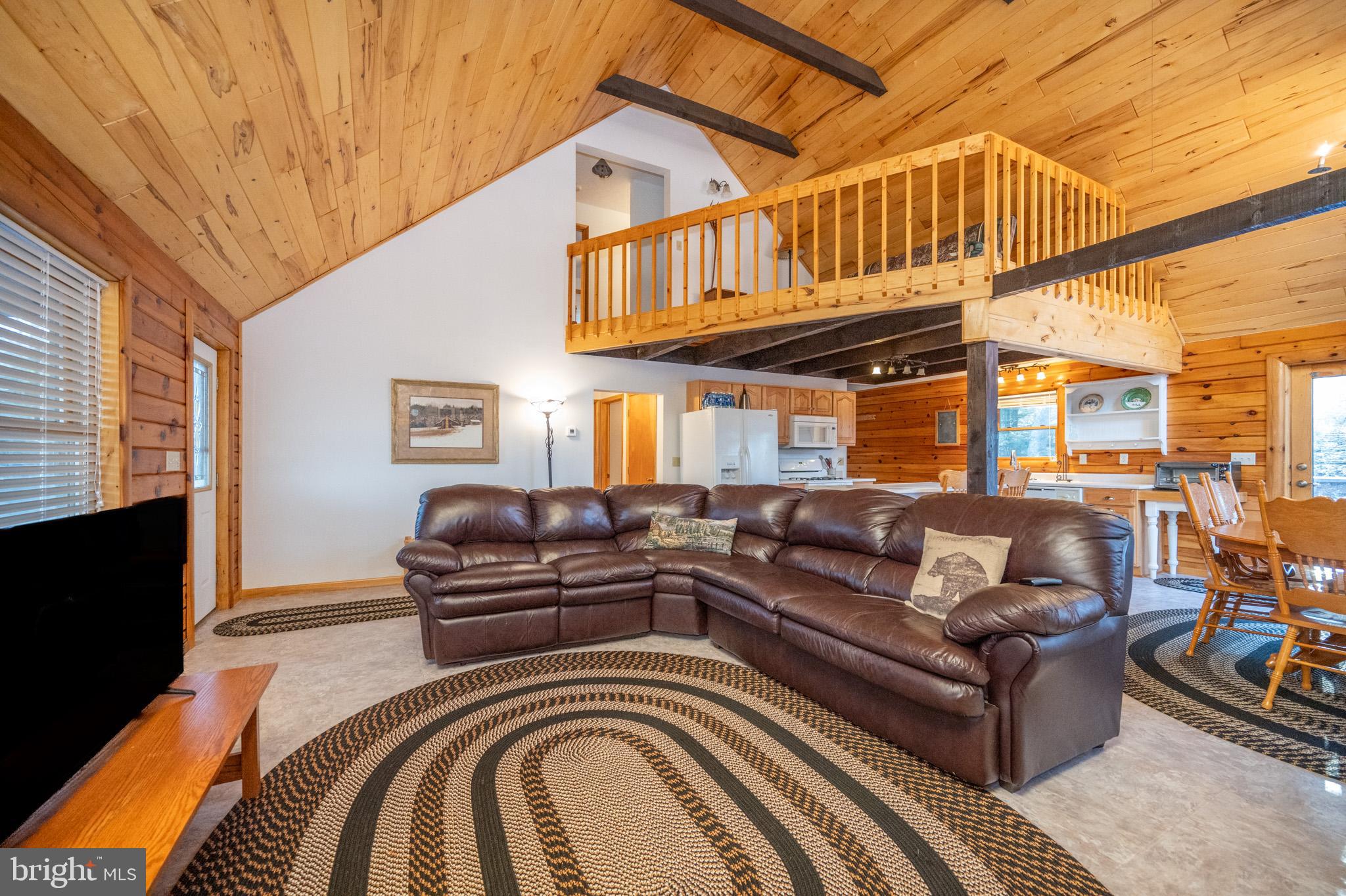 WOODLANDS HILL - Residential