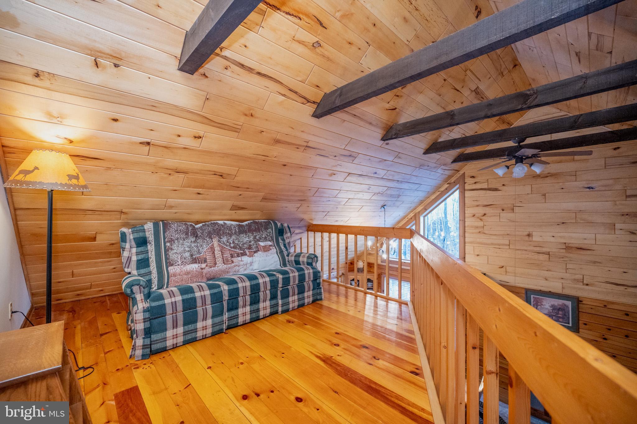 WOODLANDS HILL - Residential