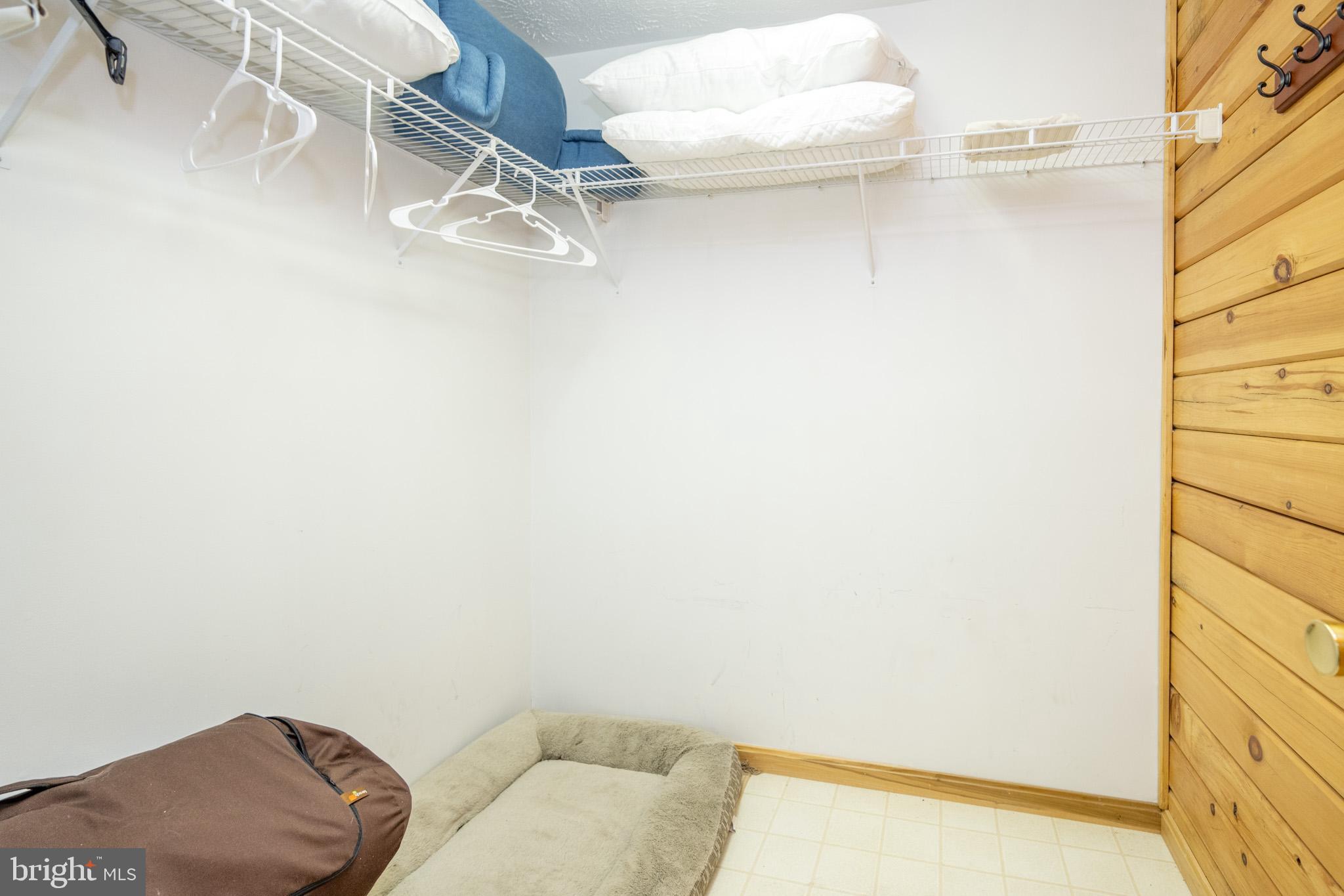 WOODLANDS HILL - Residential