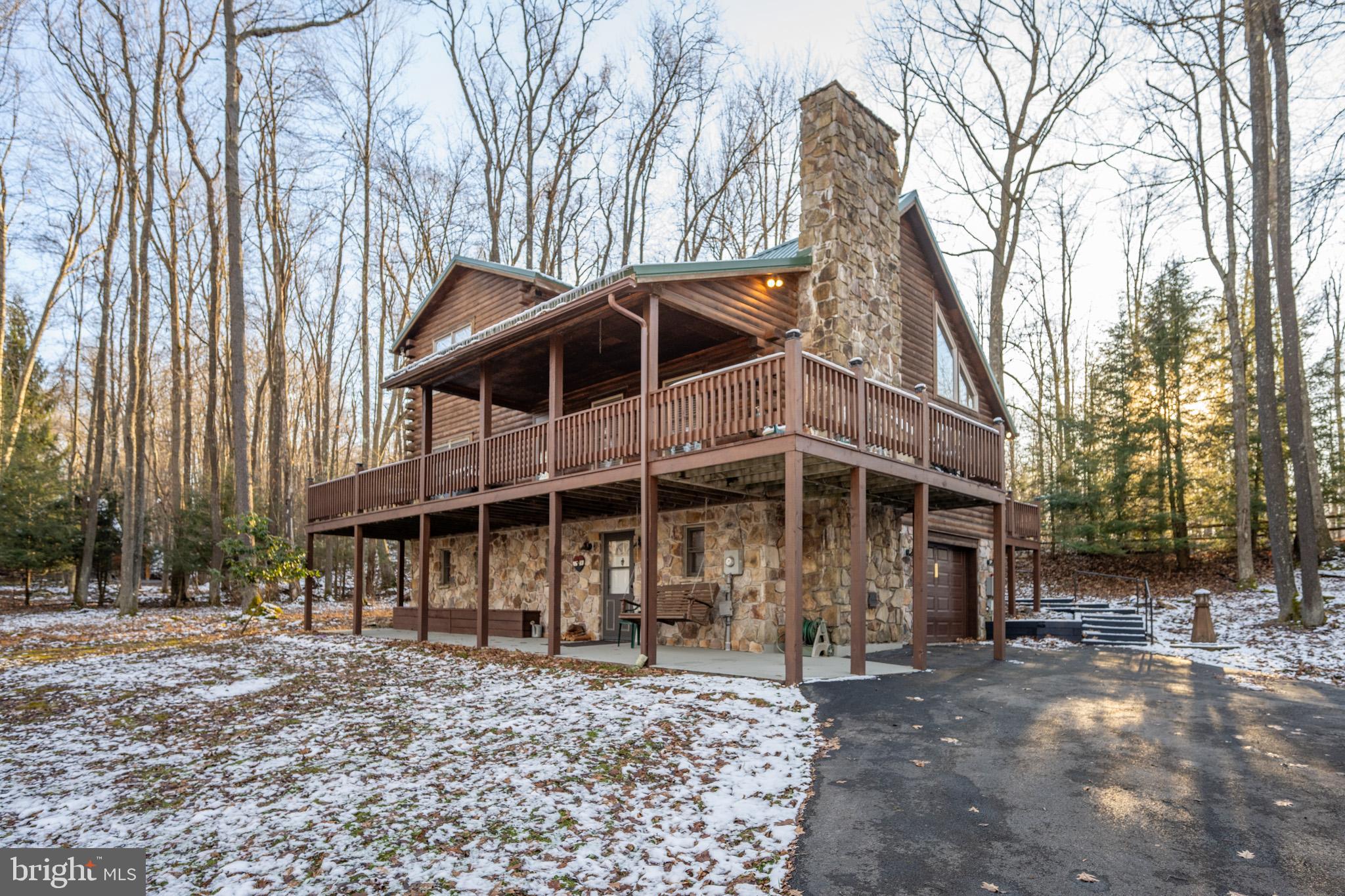 WOODLANDS HILL - Residential