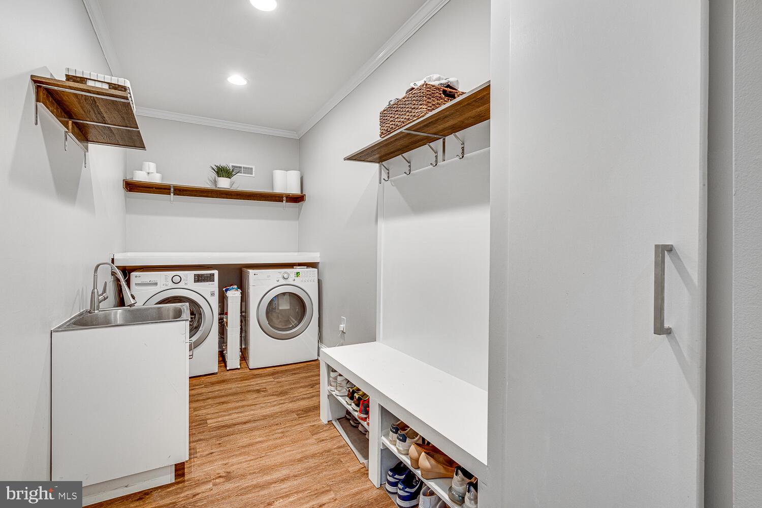 POTOMAC OUTSIDE - Residential