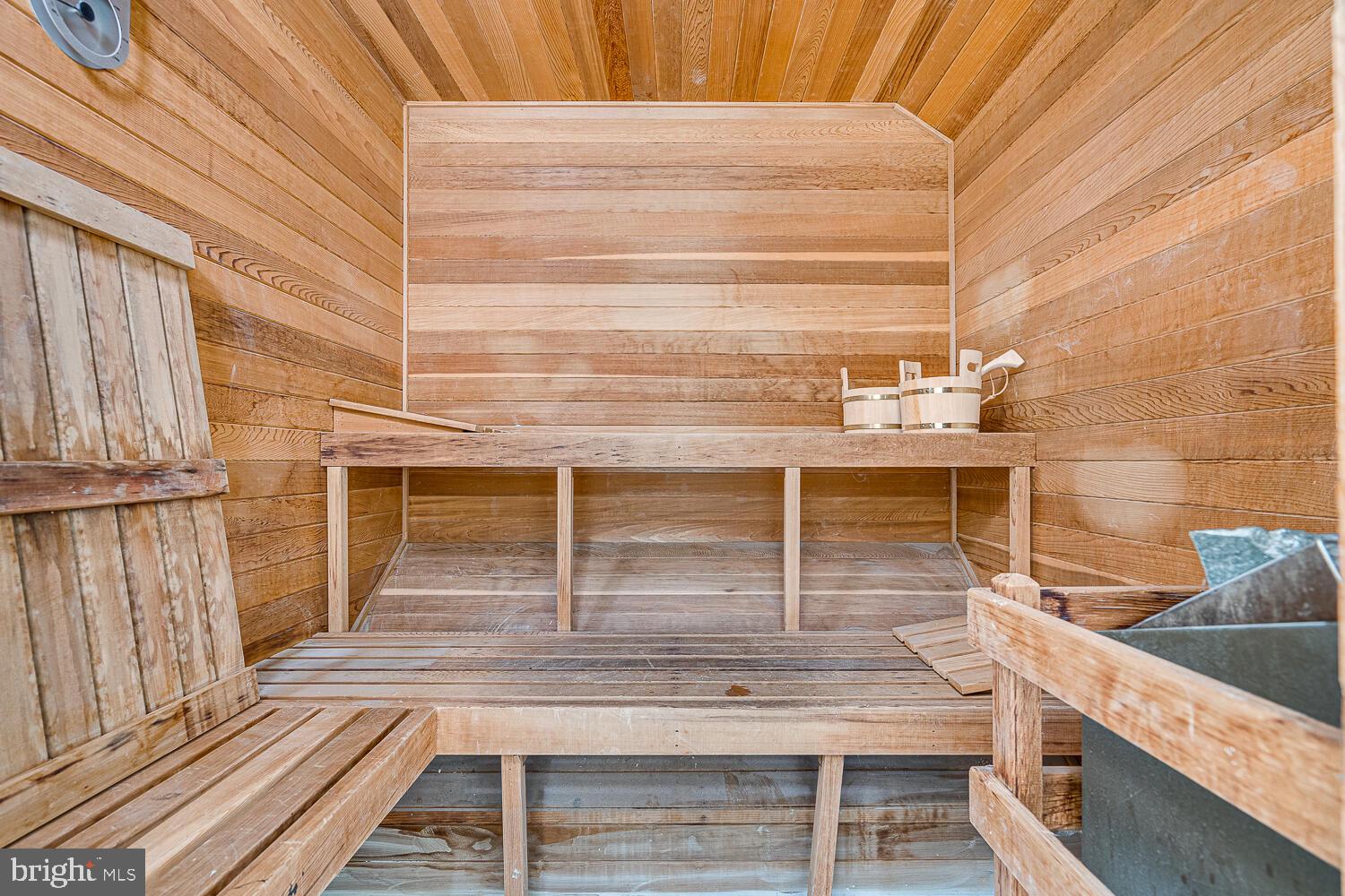 POTOMAC OUTSIDE - Residential