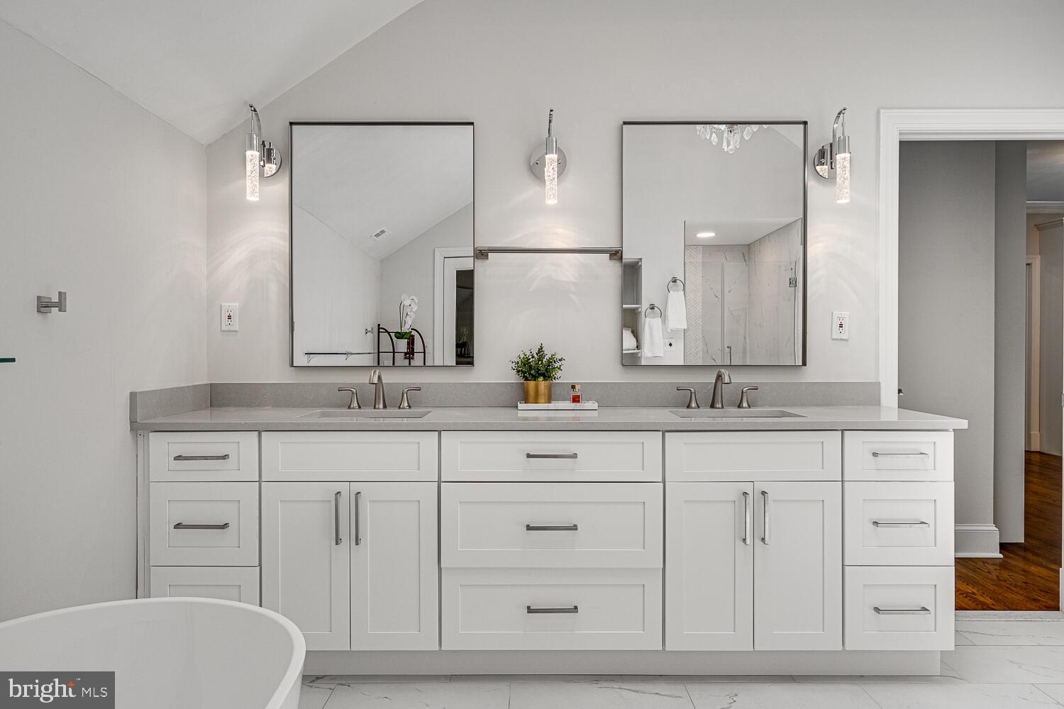 POTOMAC OUTSIDE - Residential