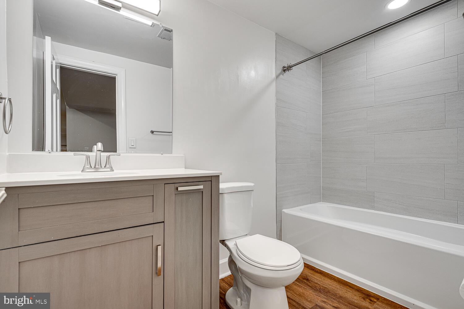 POTOMAC OUTSIDE - Residential