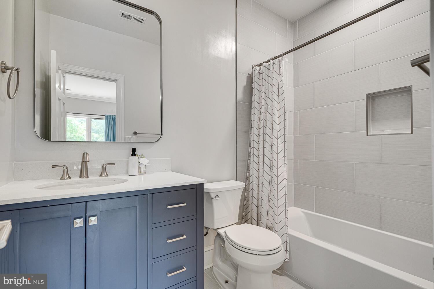 POTOMAC OUTSIDE - Residential