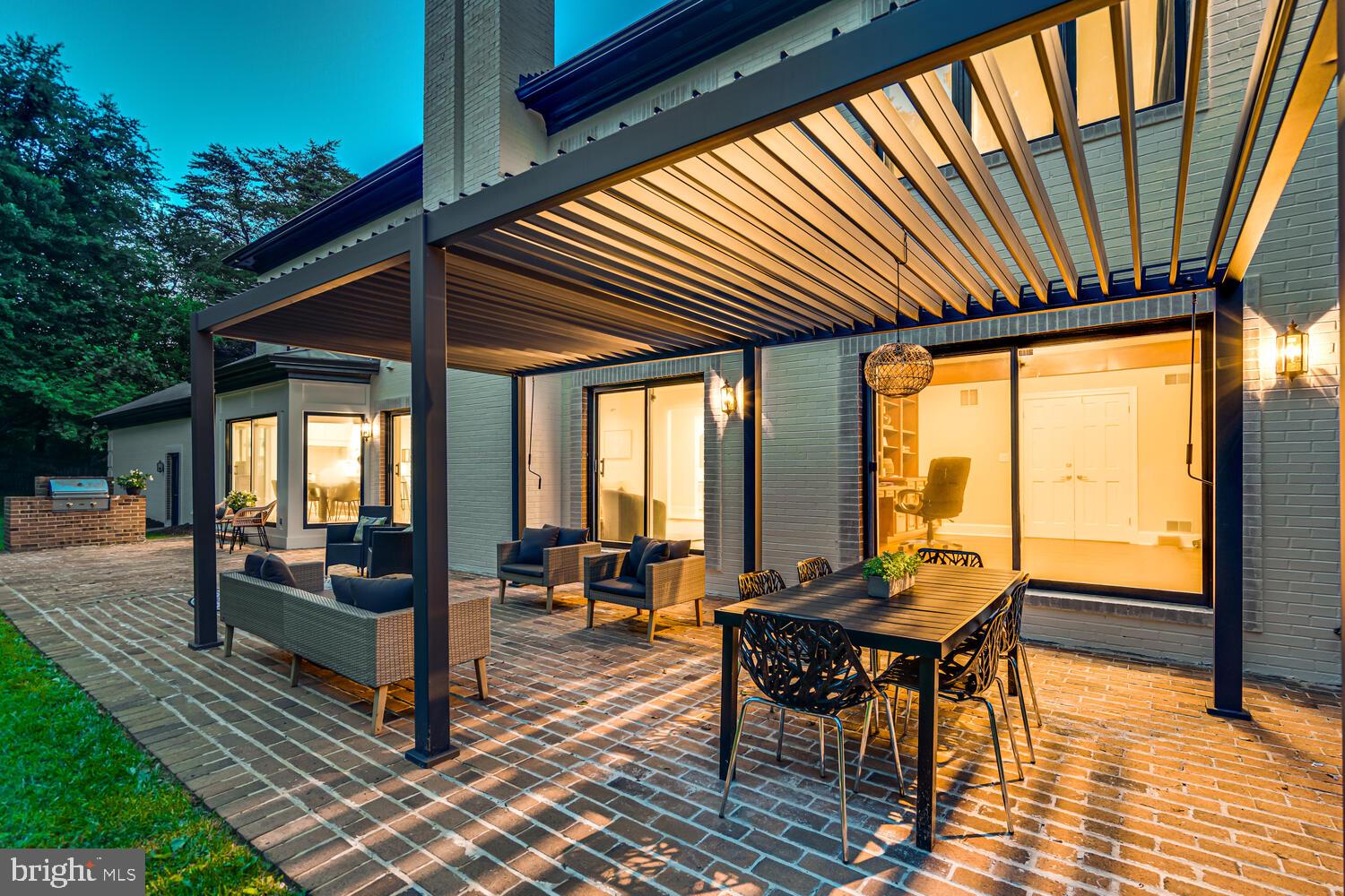 POTOMAC OUTSIDE - Residential