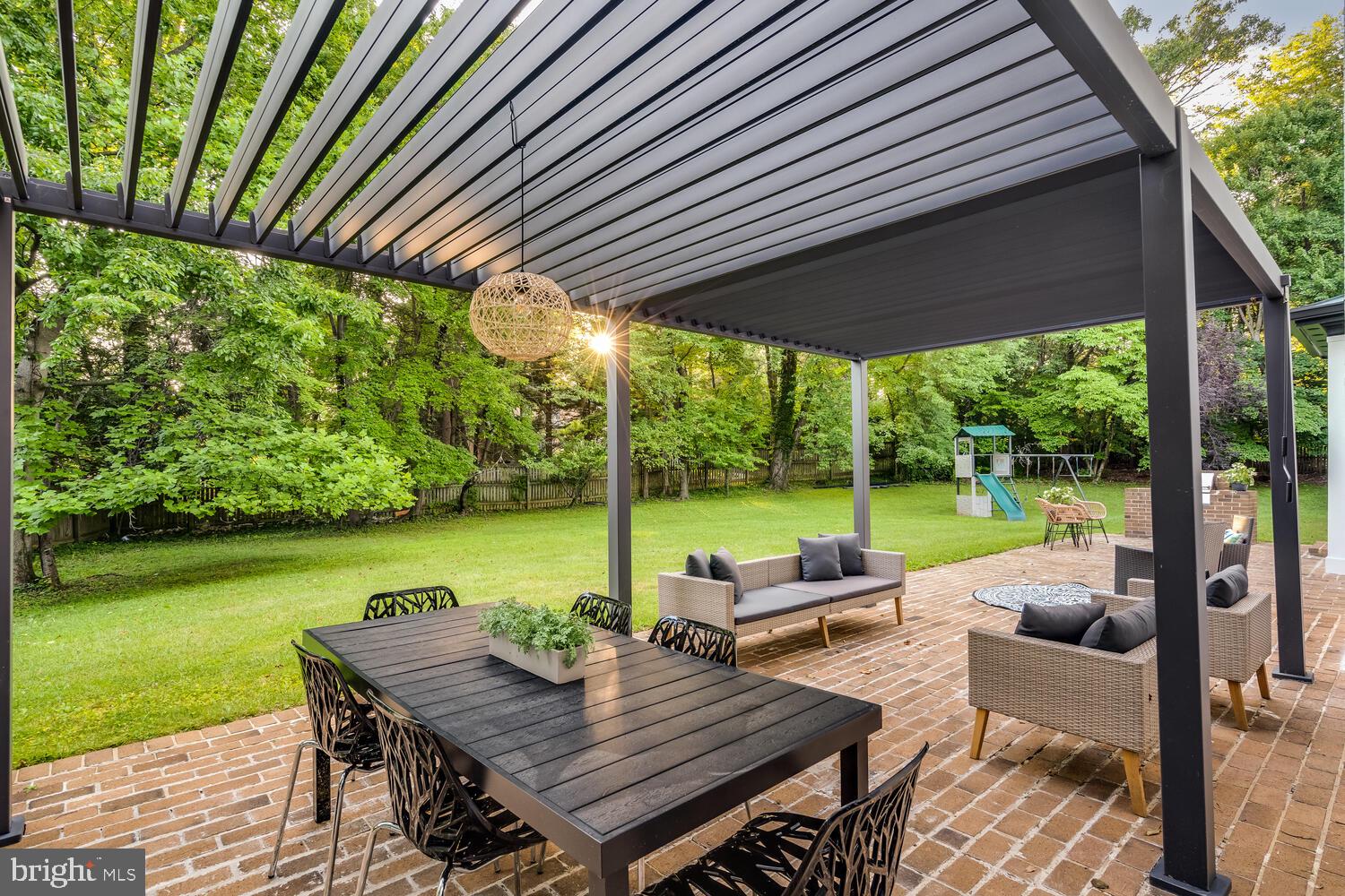 POTOMAC OUTSIDE - Residential