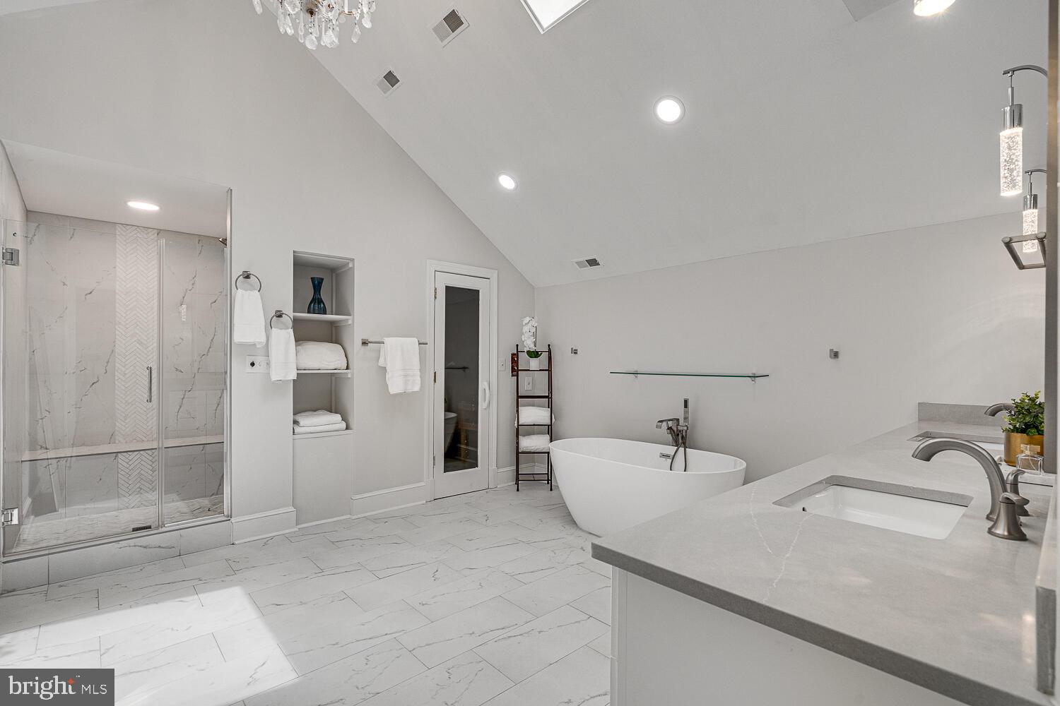 POTOMAC OUTSIDE - Residential