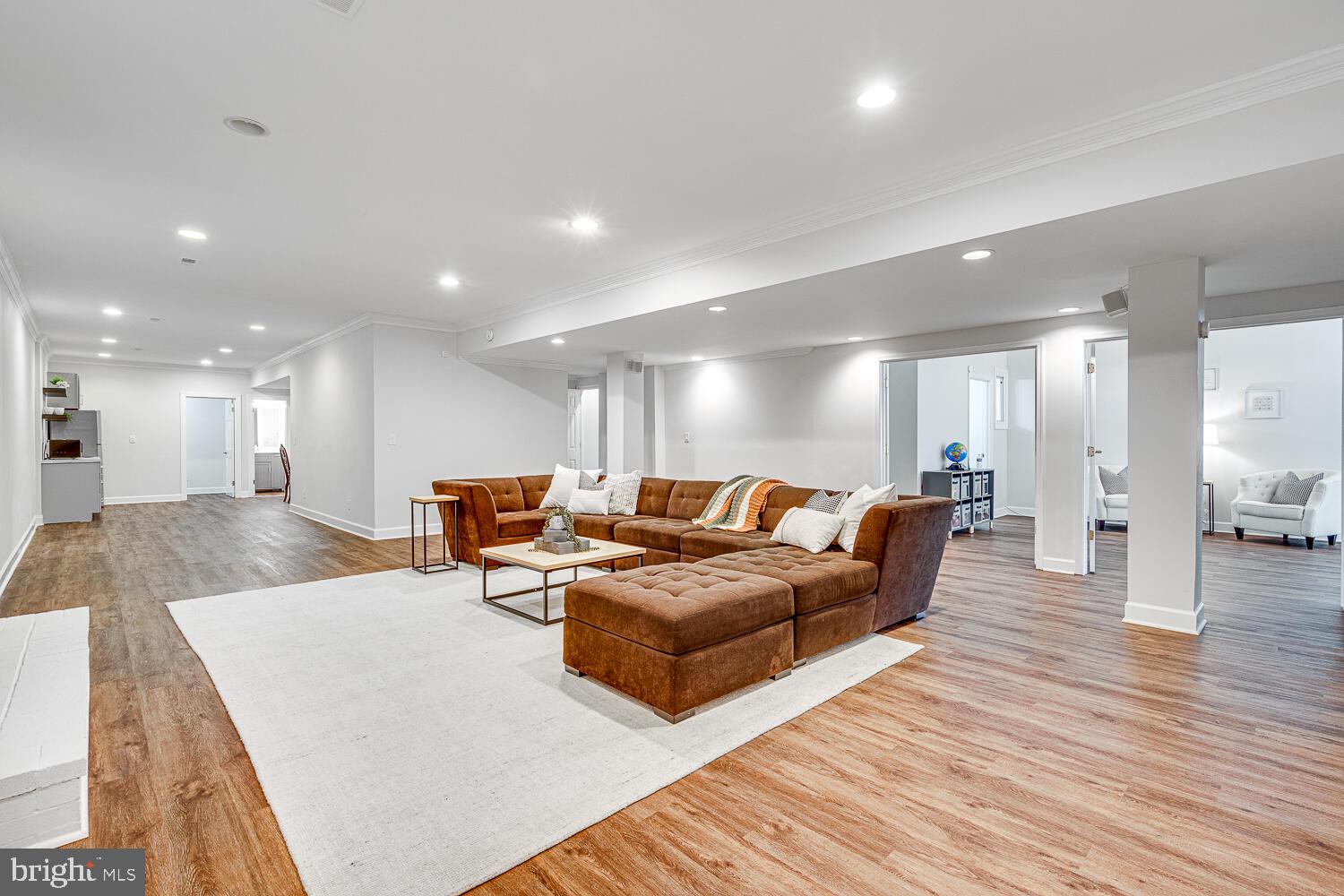 POTOMAC OUTSIDE - Residential