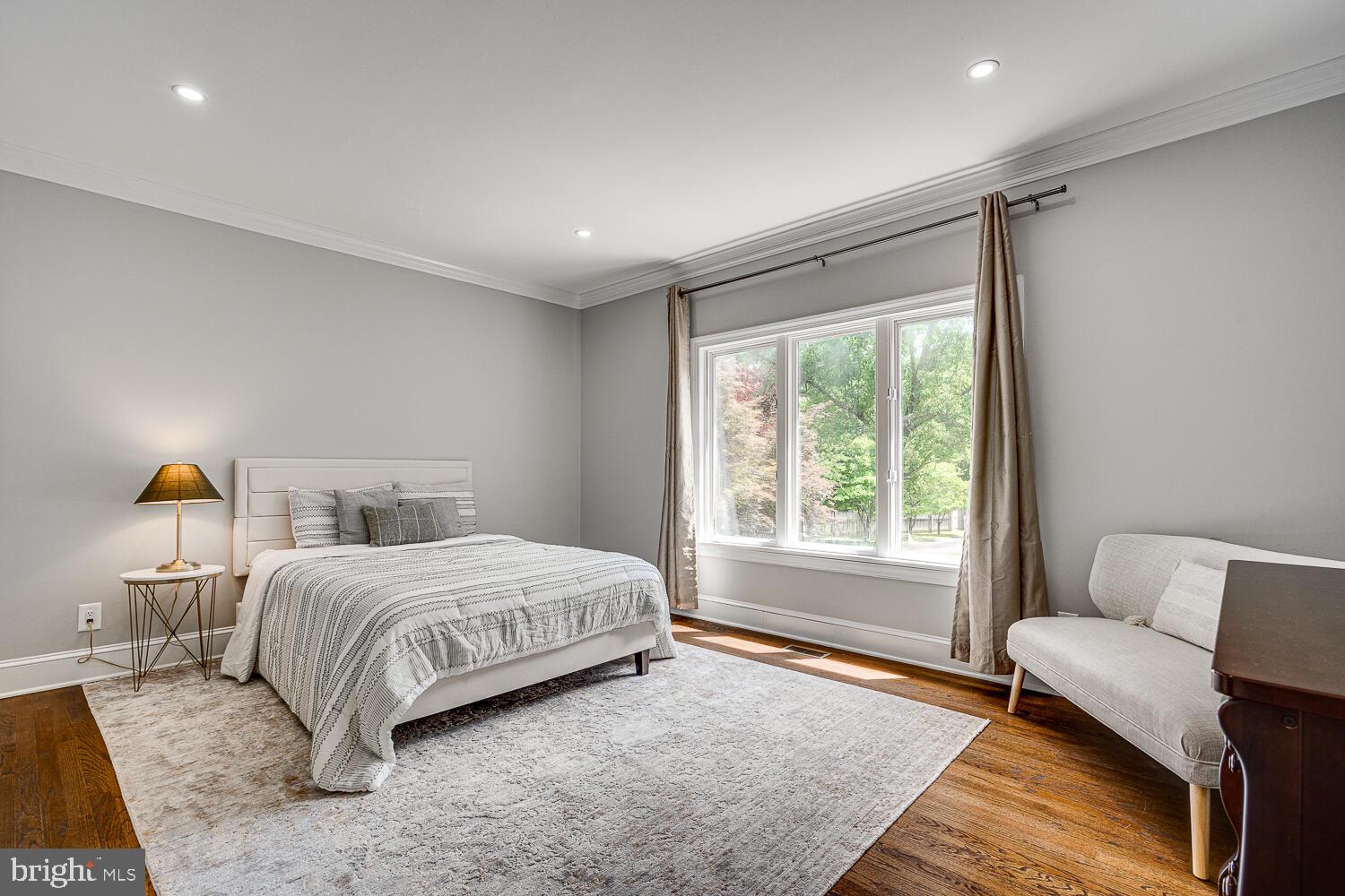 POTOMAC OUTSIDE - Residential