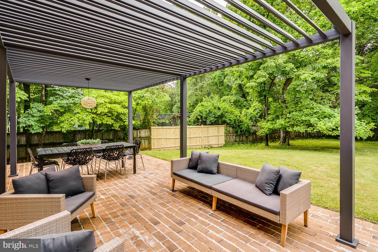 POTOMAC OUTSIDE - Residential