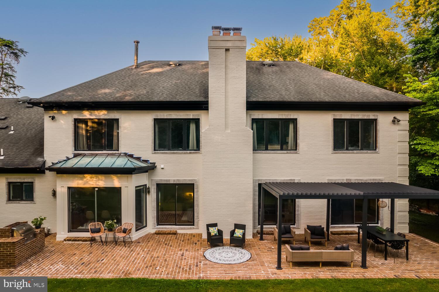 POTOMAC OUTSIDE - Residential