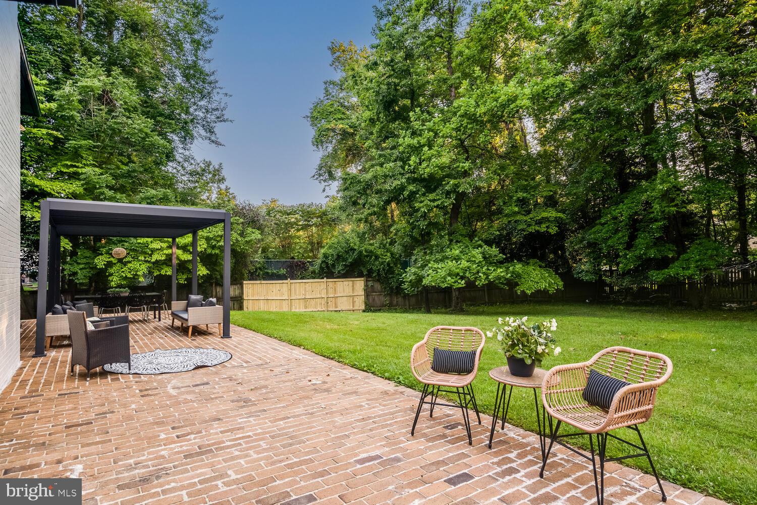 POTOMAC OUTSIDE - Residential