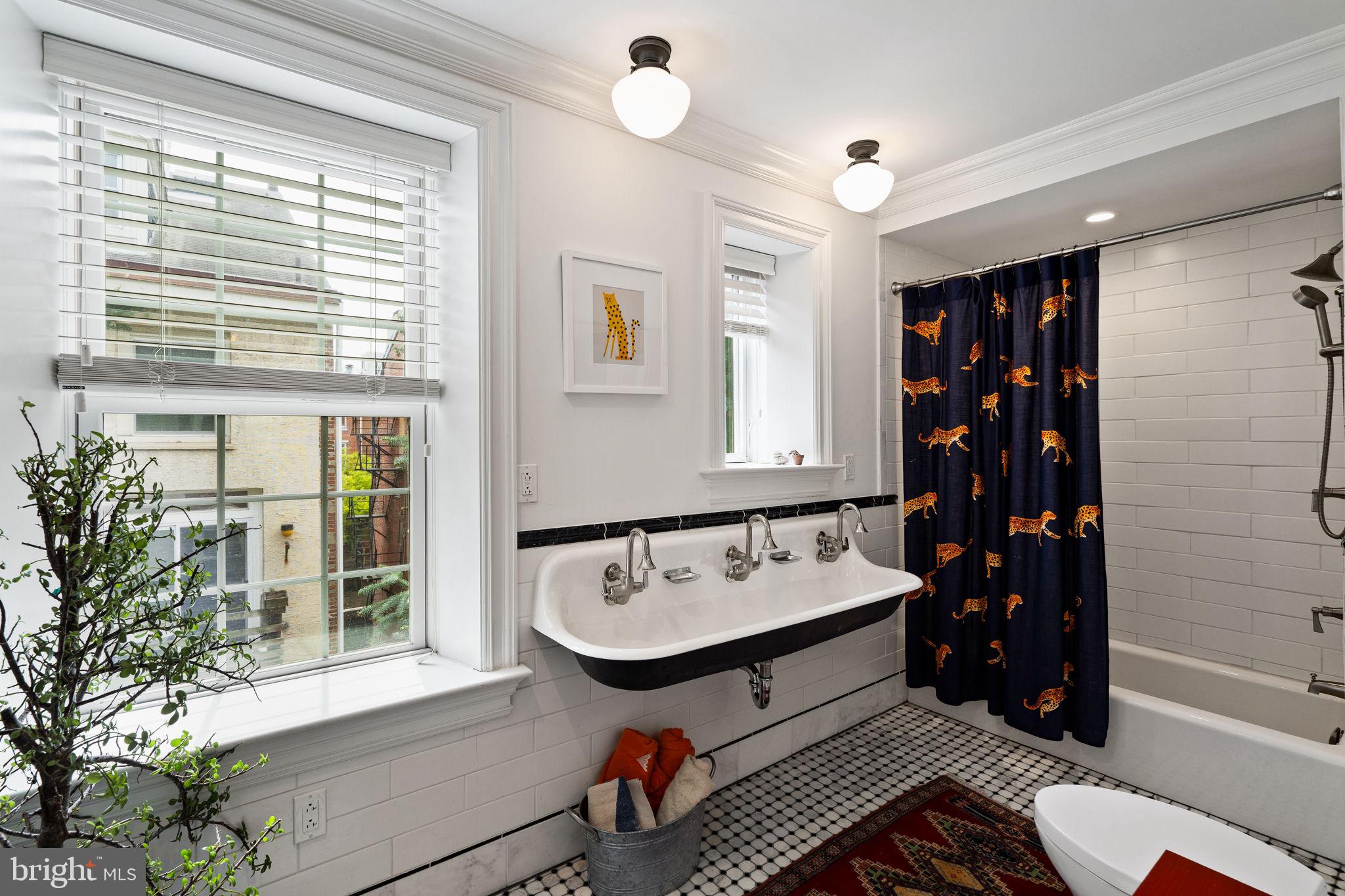 WASHINGTON SQ - Residential