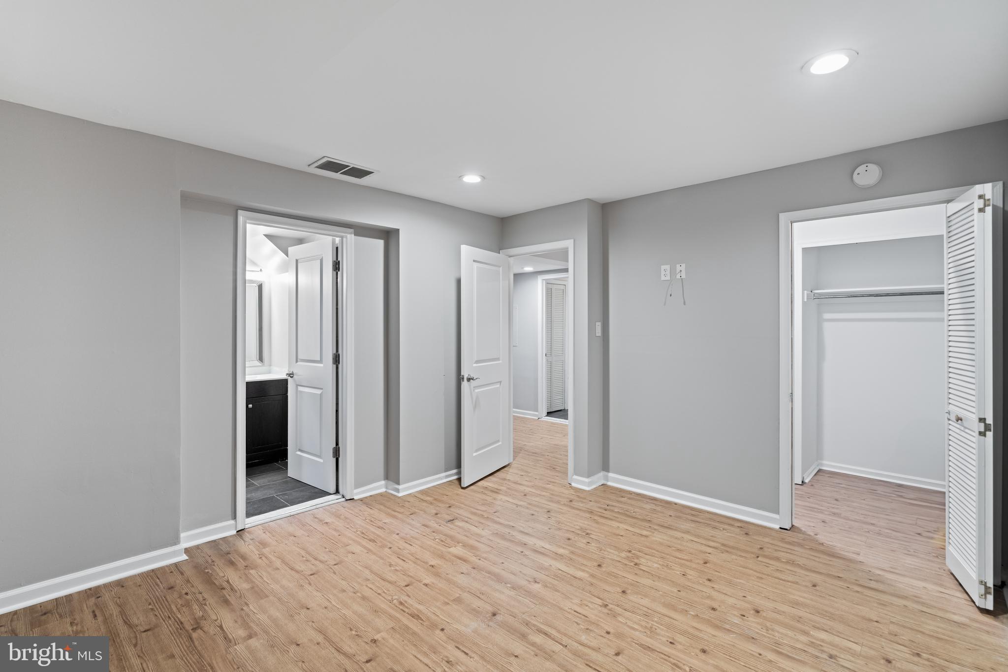 WASHINGTON SQ - Residential