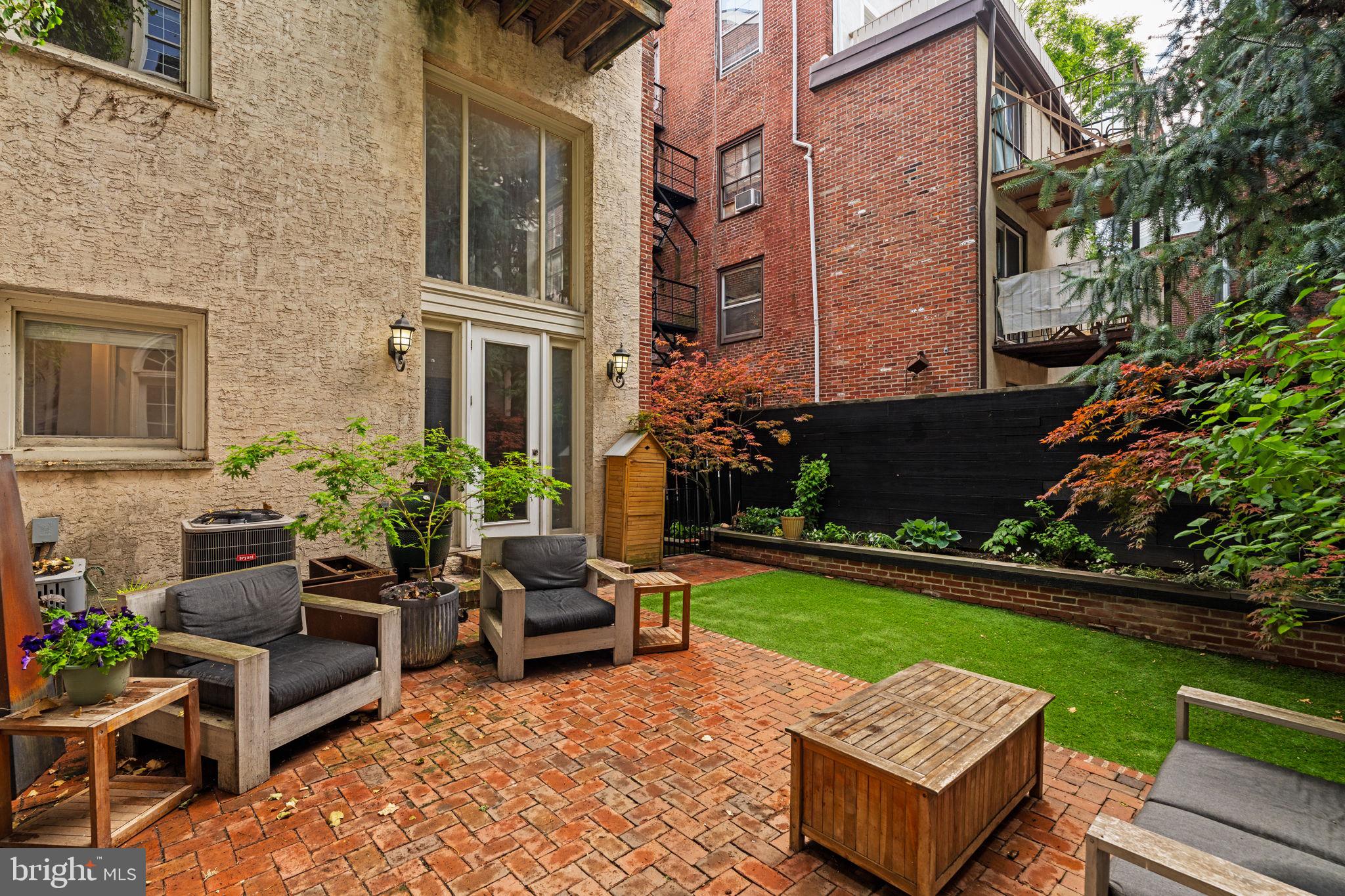 WASHINGTON SQ - Residential