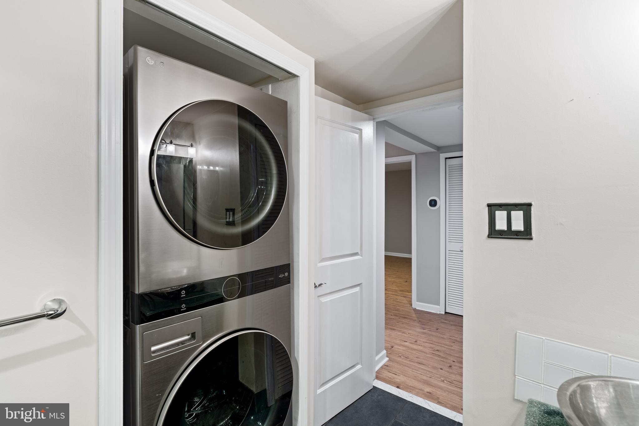 WASHINGTON SQ - Residential
