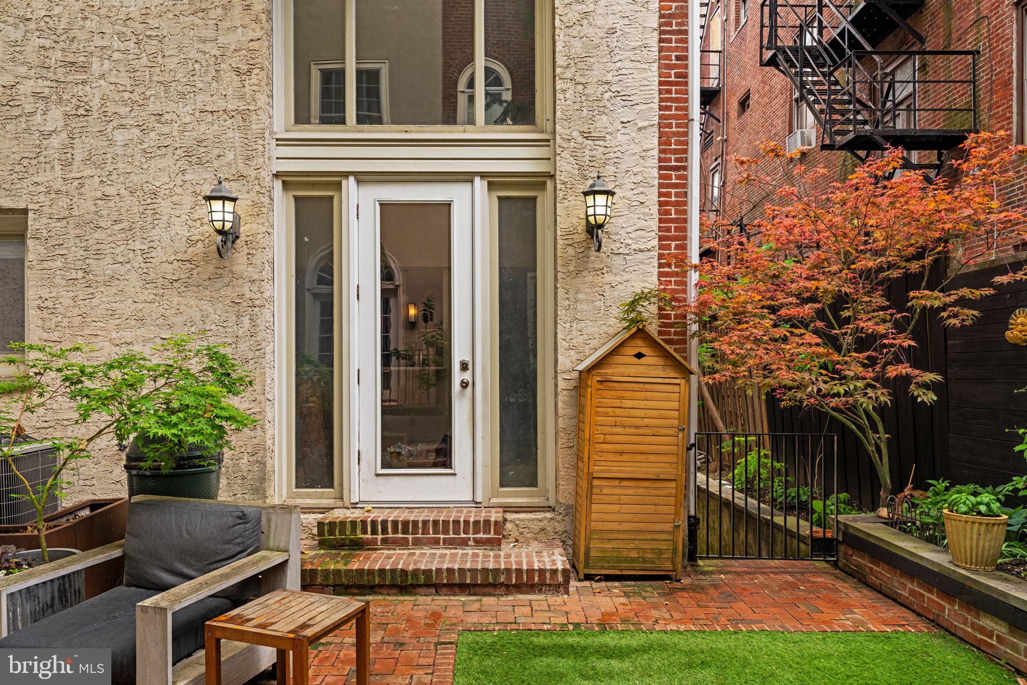 WASHINGTON SQ - Residential