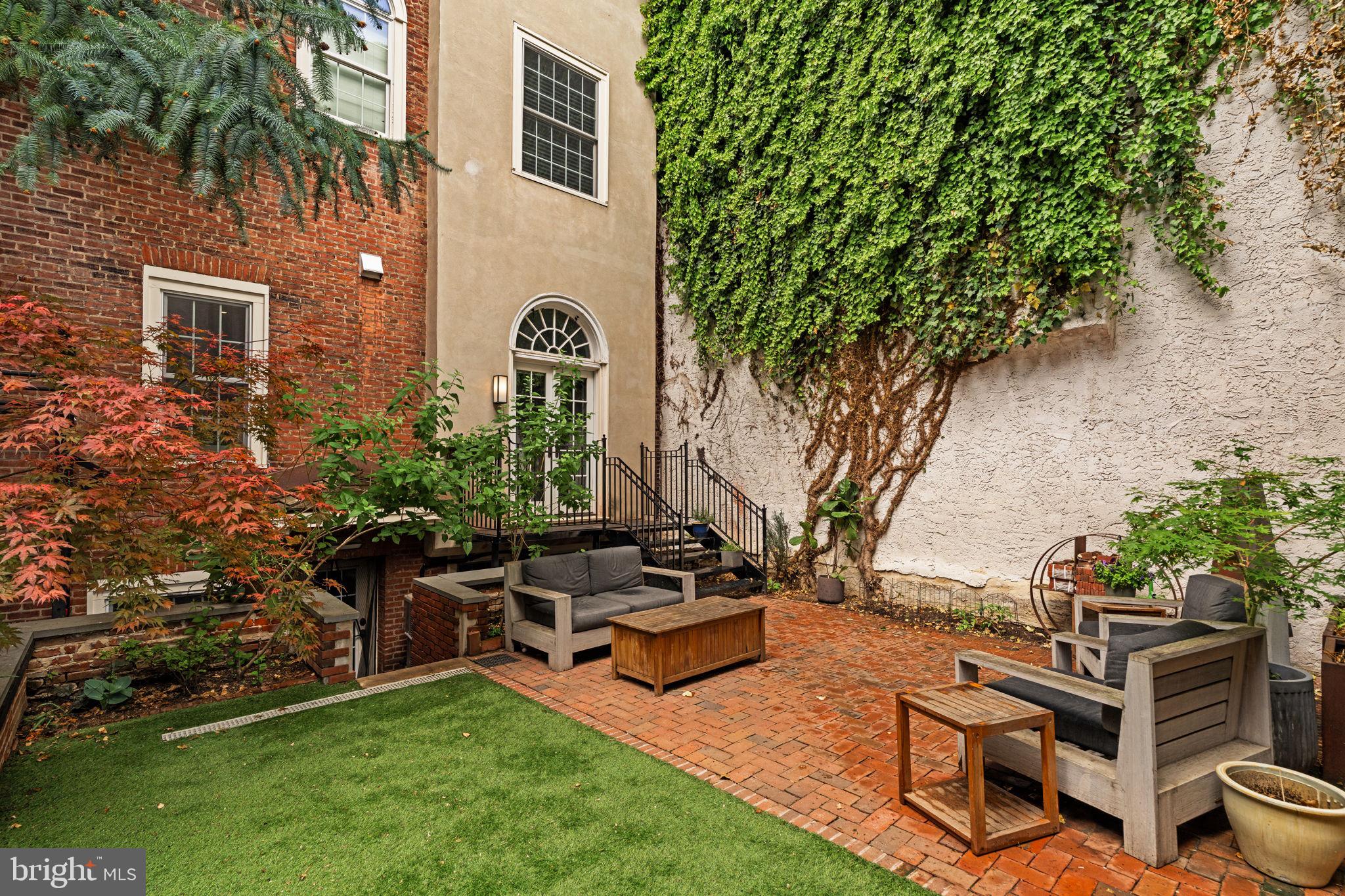 WASHINGTON SQ - Residential