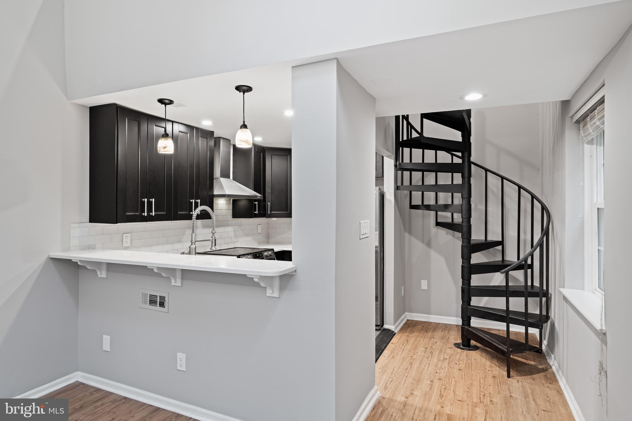 WASHINGTON SQ - Residential