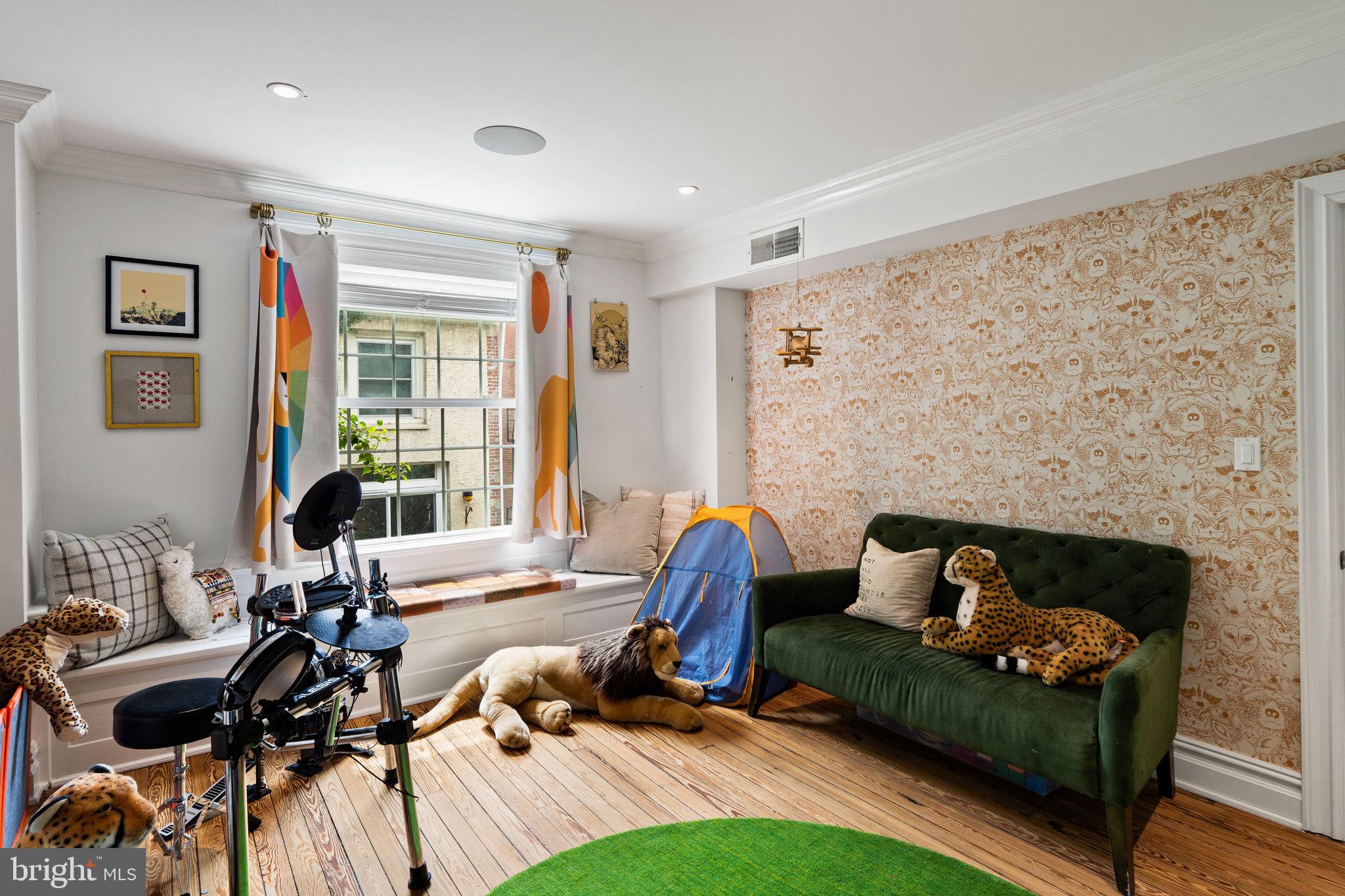 WASHINGTON SQ - Residential