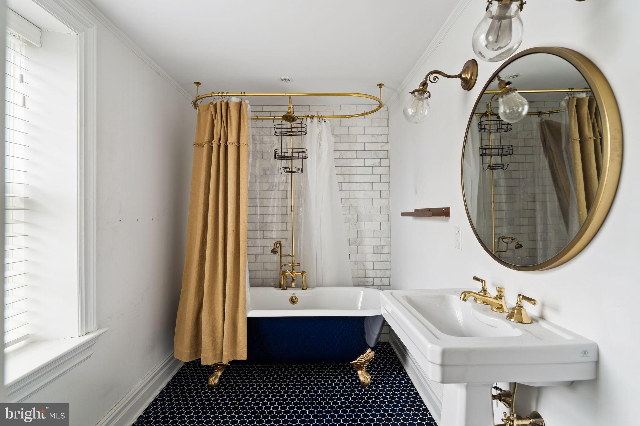 WASHINGTON SQ - Residential