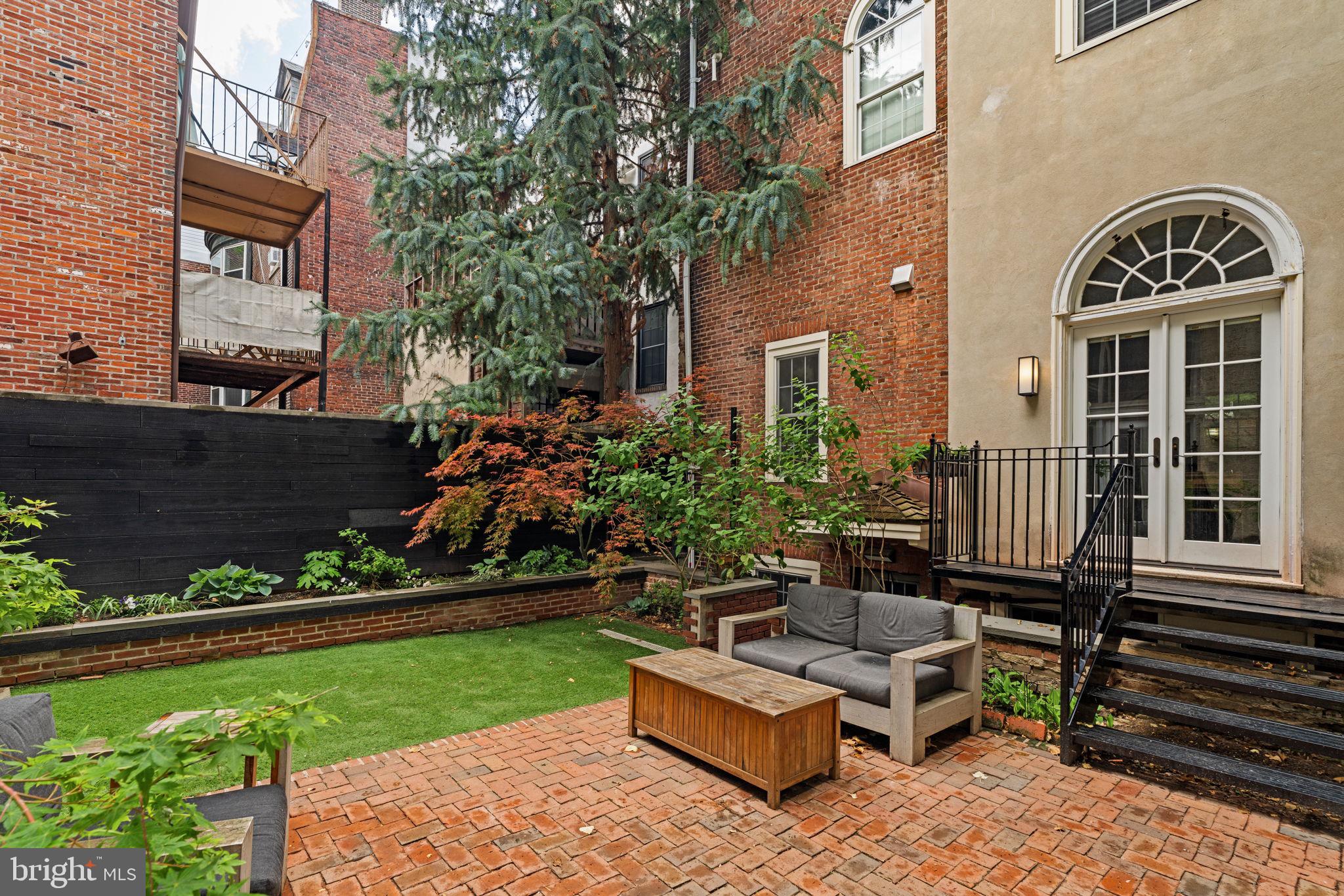 WASHINGTON SQ - Residential