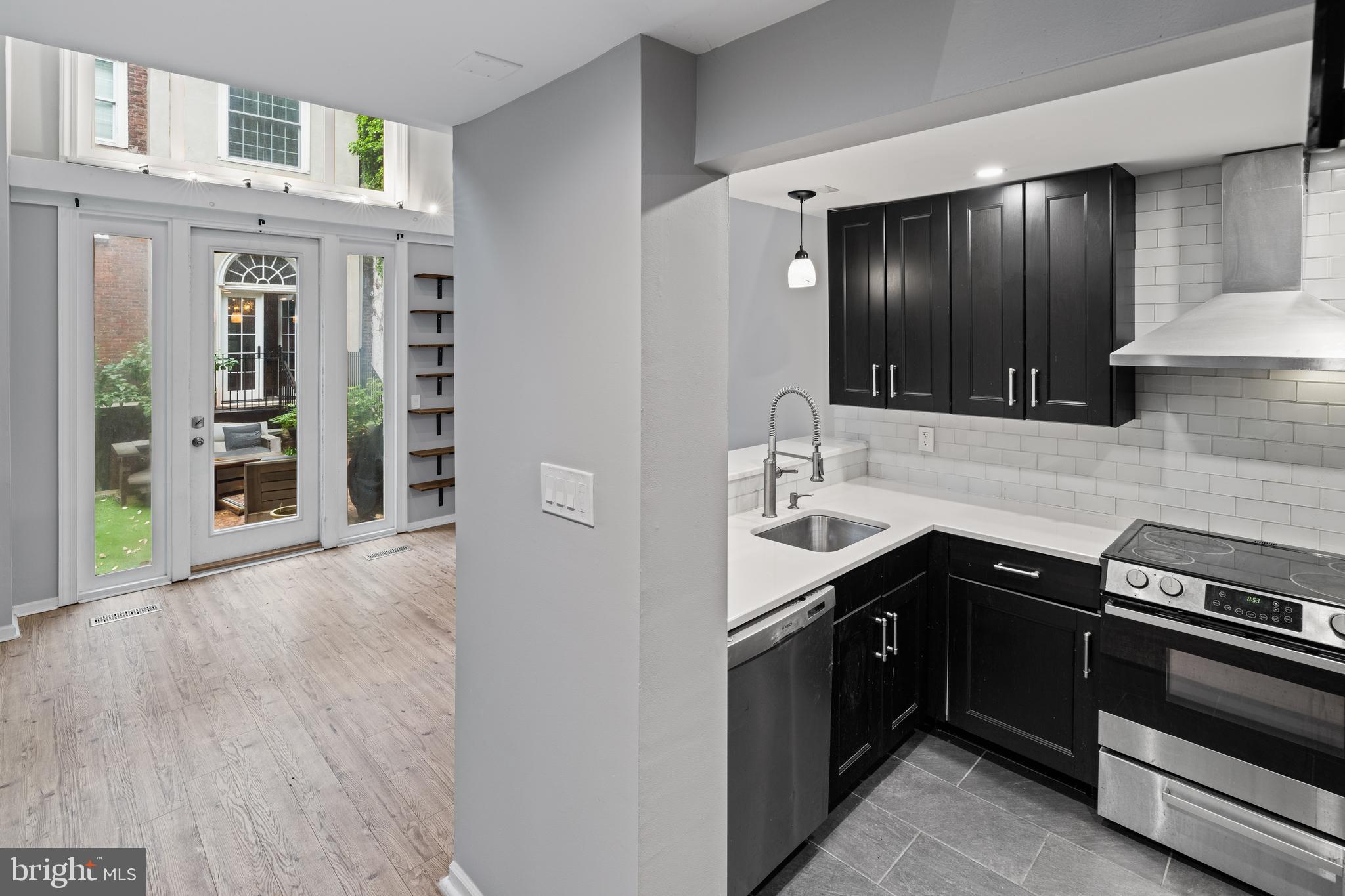 WASHINGTON SQ - Residential