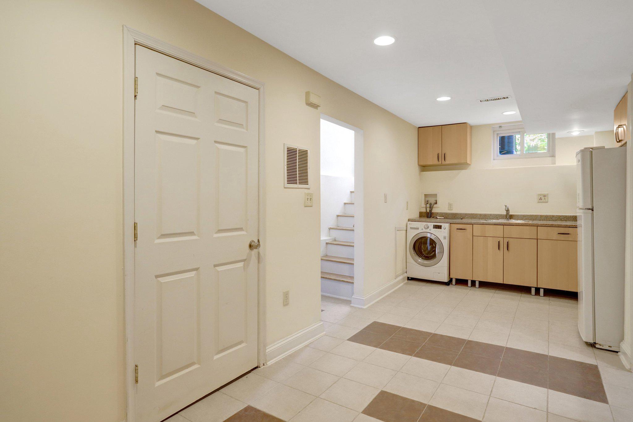 ADDISON HEIGHTS - Residential