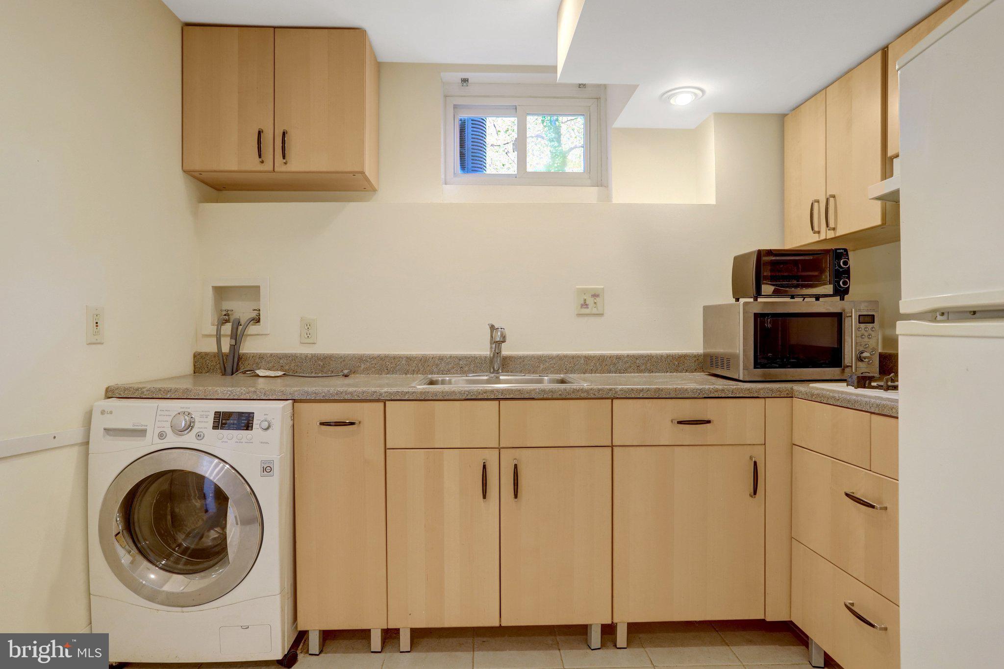 ADDISON HEIGHTS - Residential