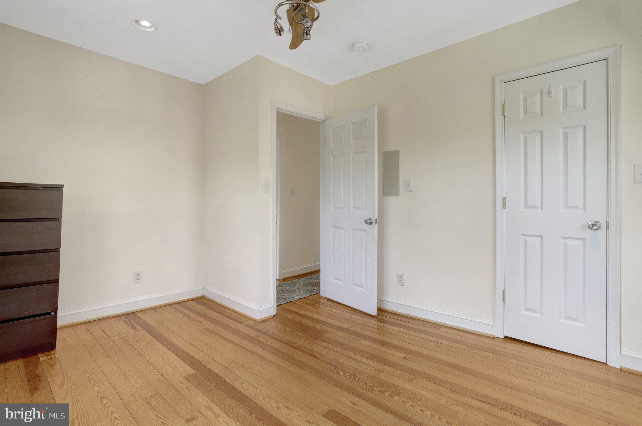 ADDISON HEIGHTS - Residential