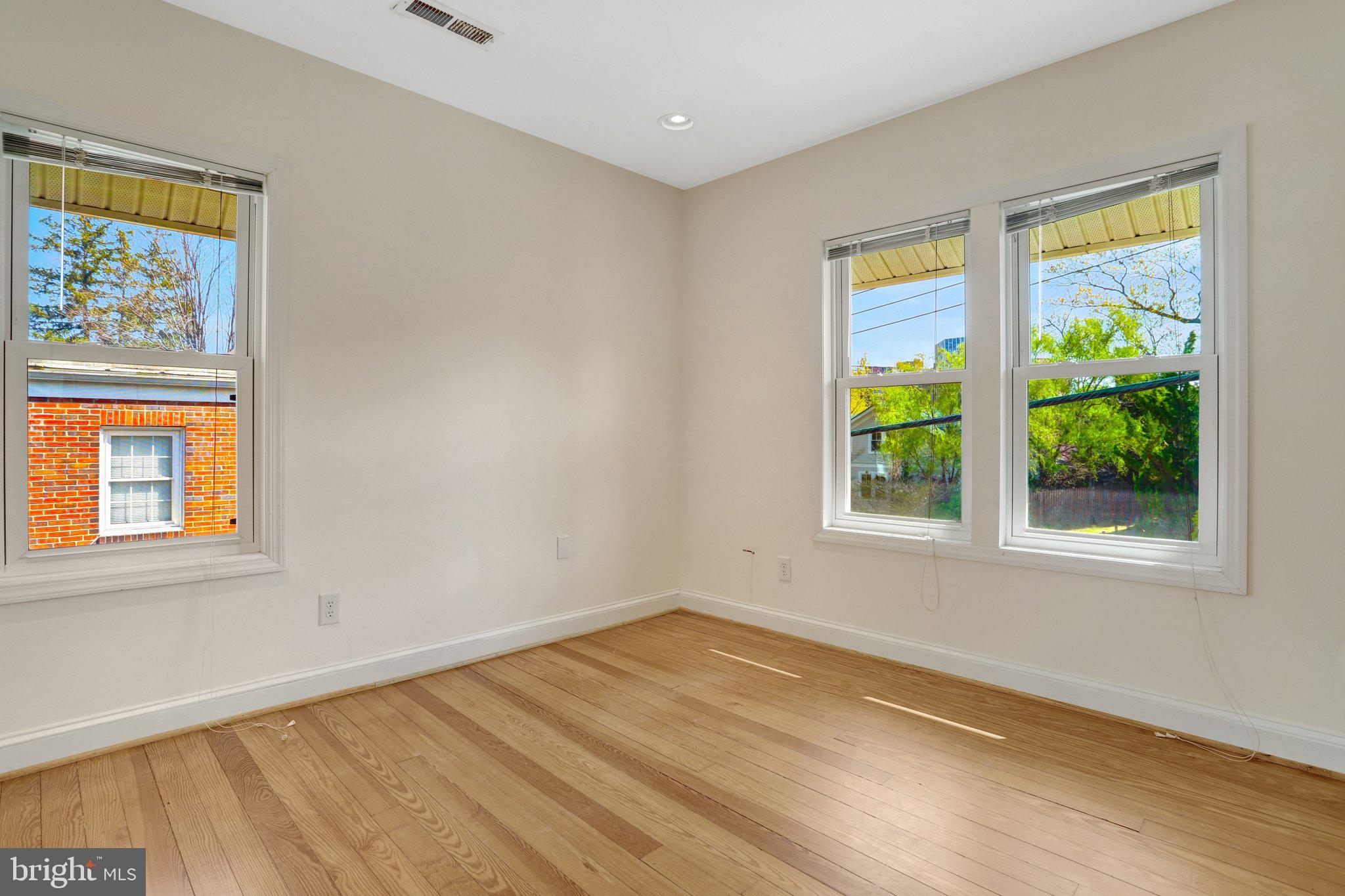 ADDISON HEIGHTS - Residential