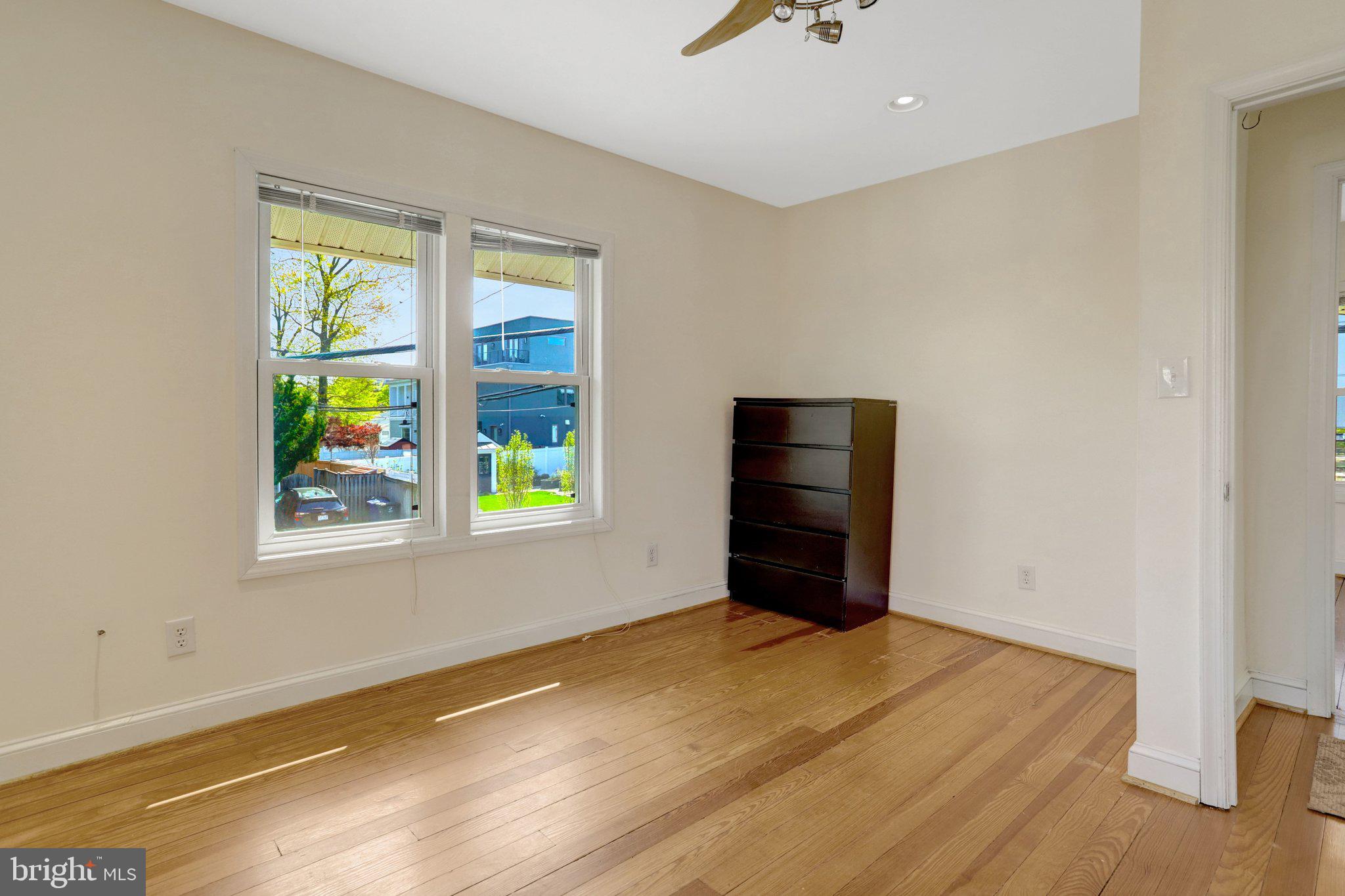 ADDISON HEIGHTS - Residential