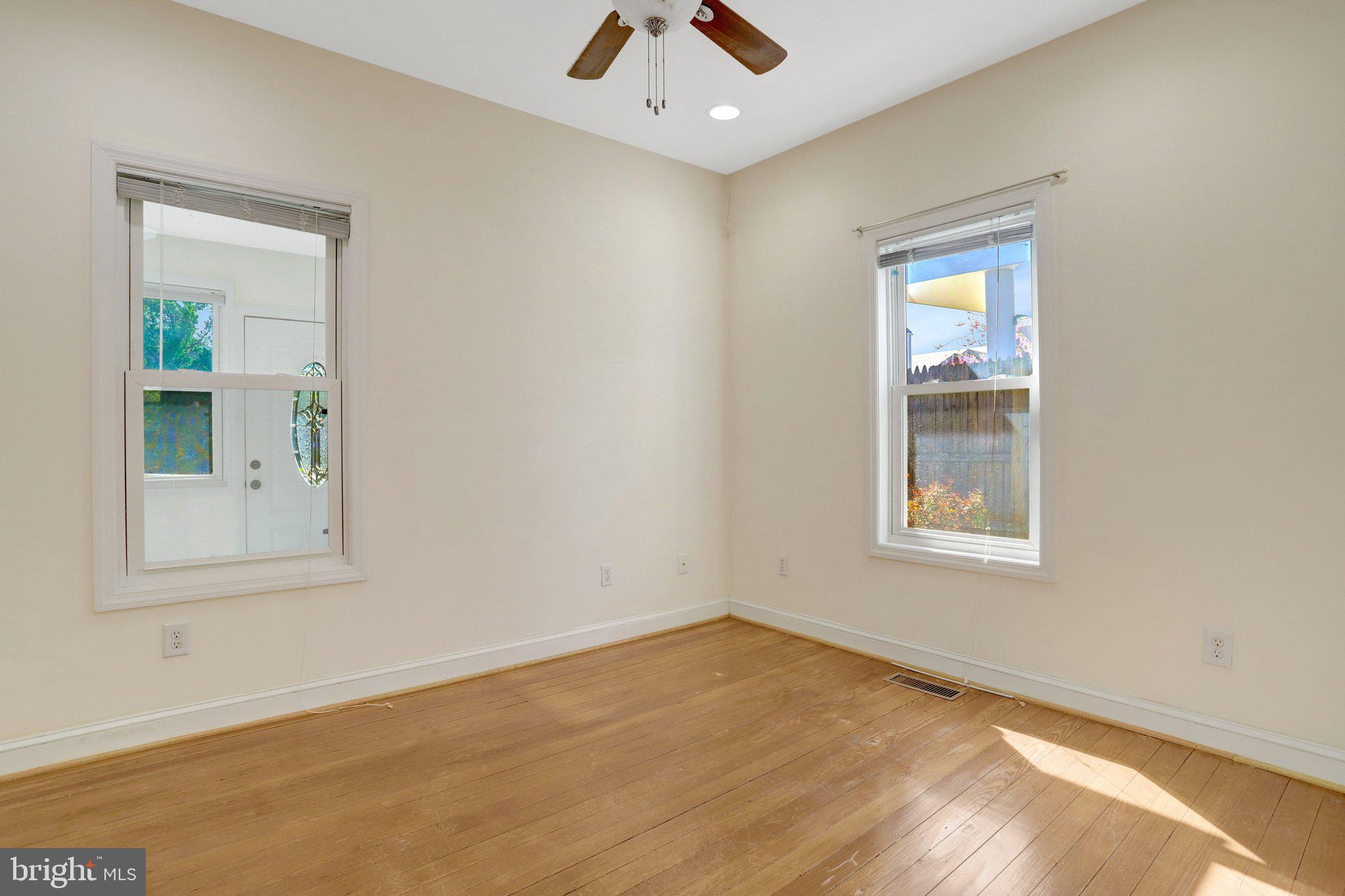 ADDISON HEIGHTS - Residential
