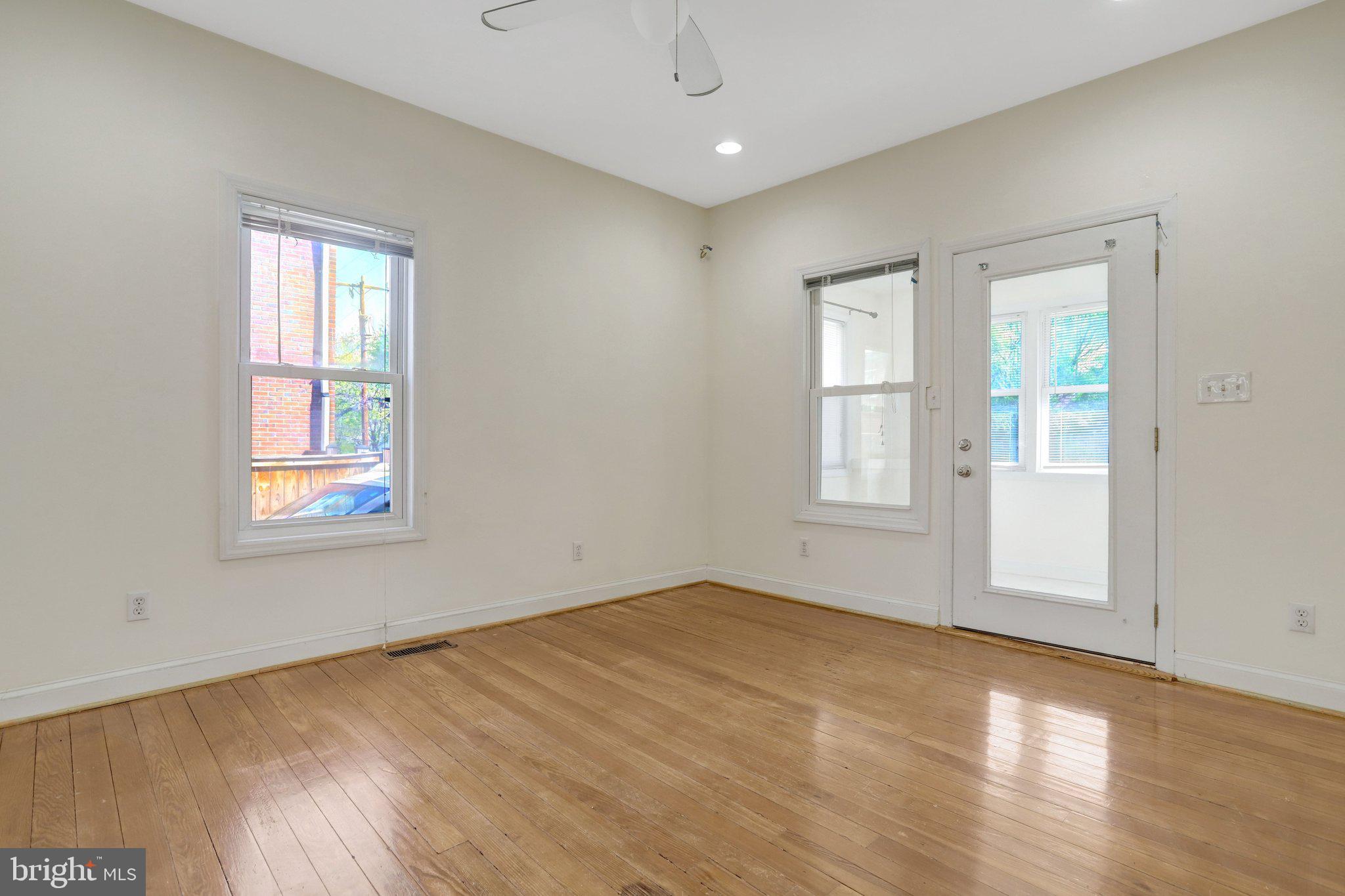 ADDISON HEIGHTS - Residential
