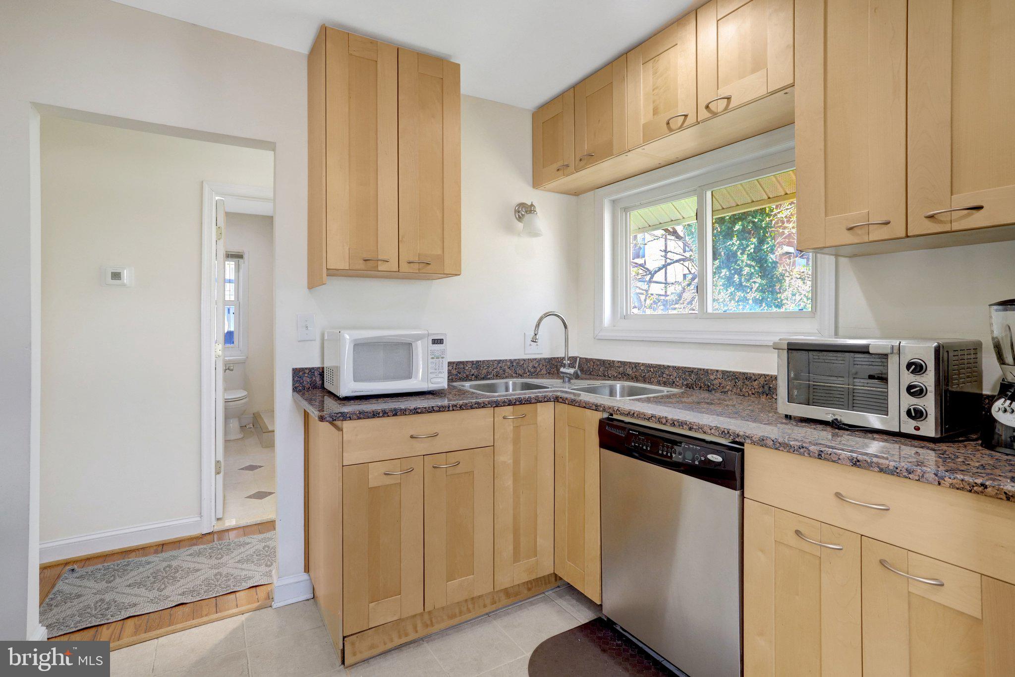 ADDISON HEIGHTS - Residential