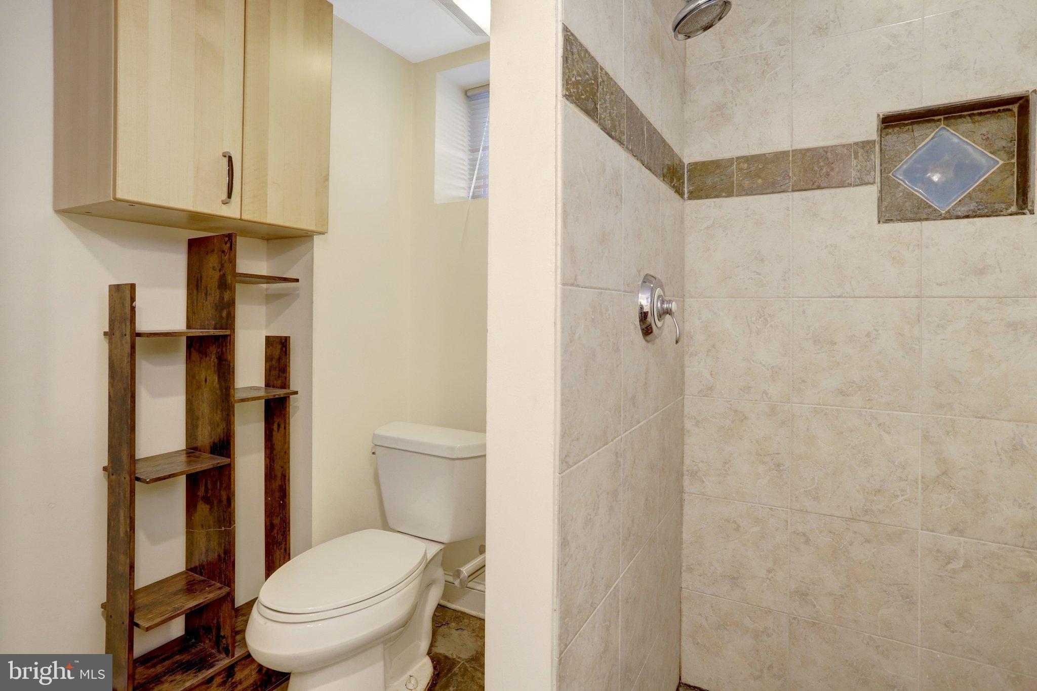 ADDISON HEIGHTS - Residential
