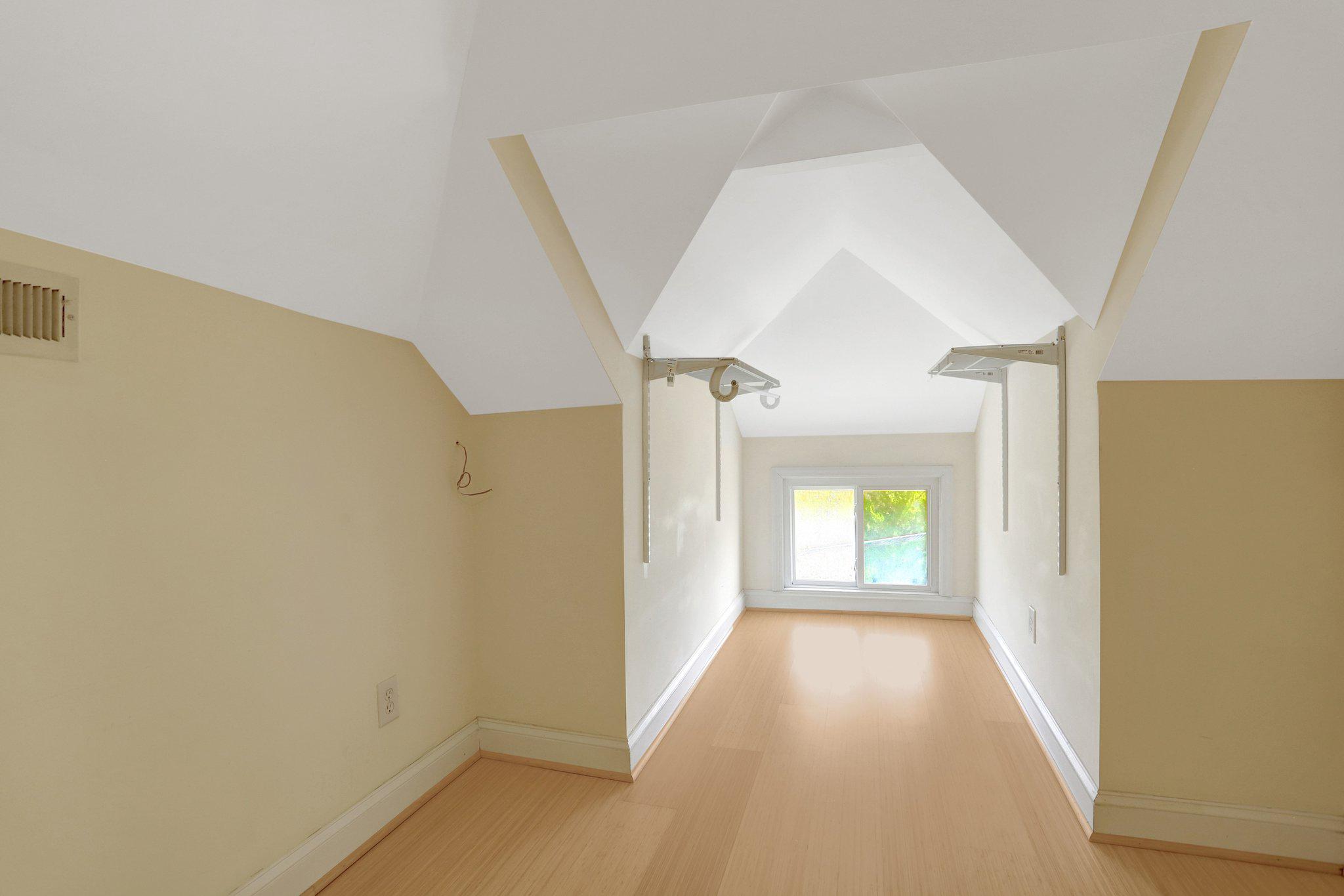 ADDISON HEIGHTS - Residential